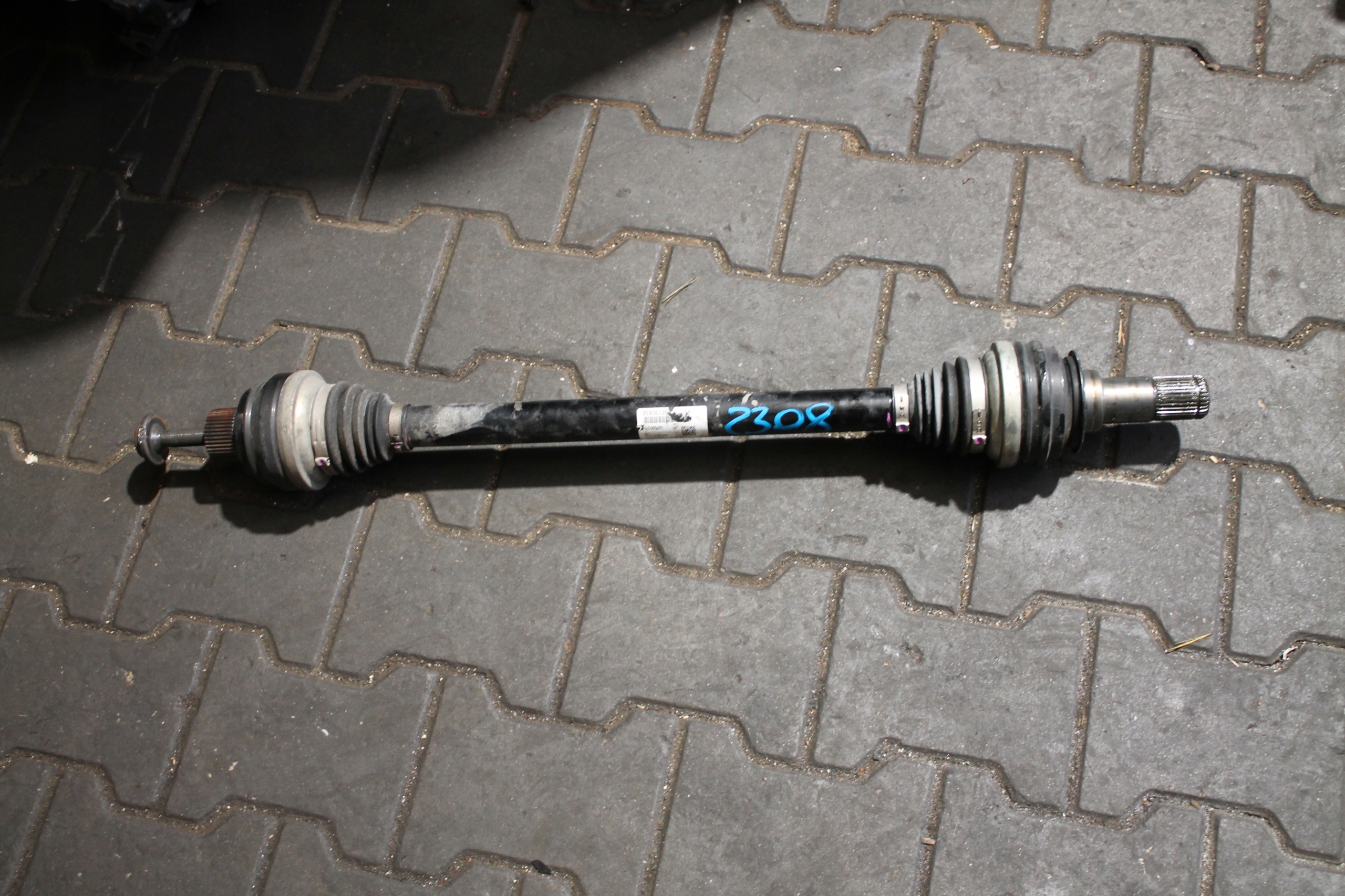 2308. semi-axis rear PORSCHE MACAN 95B501204HA