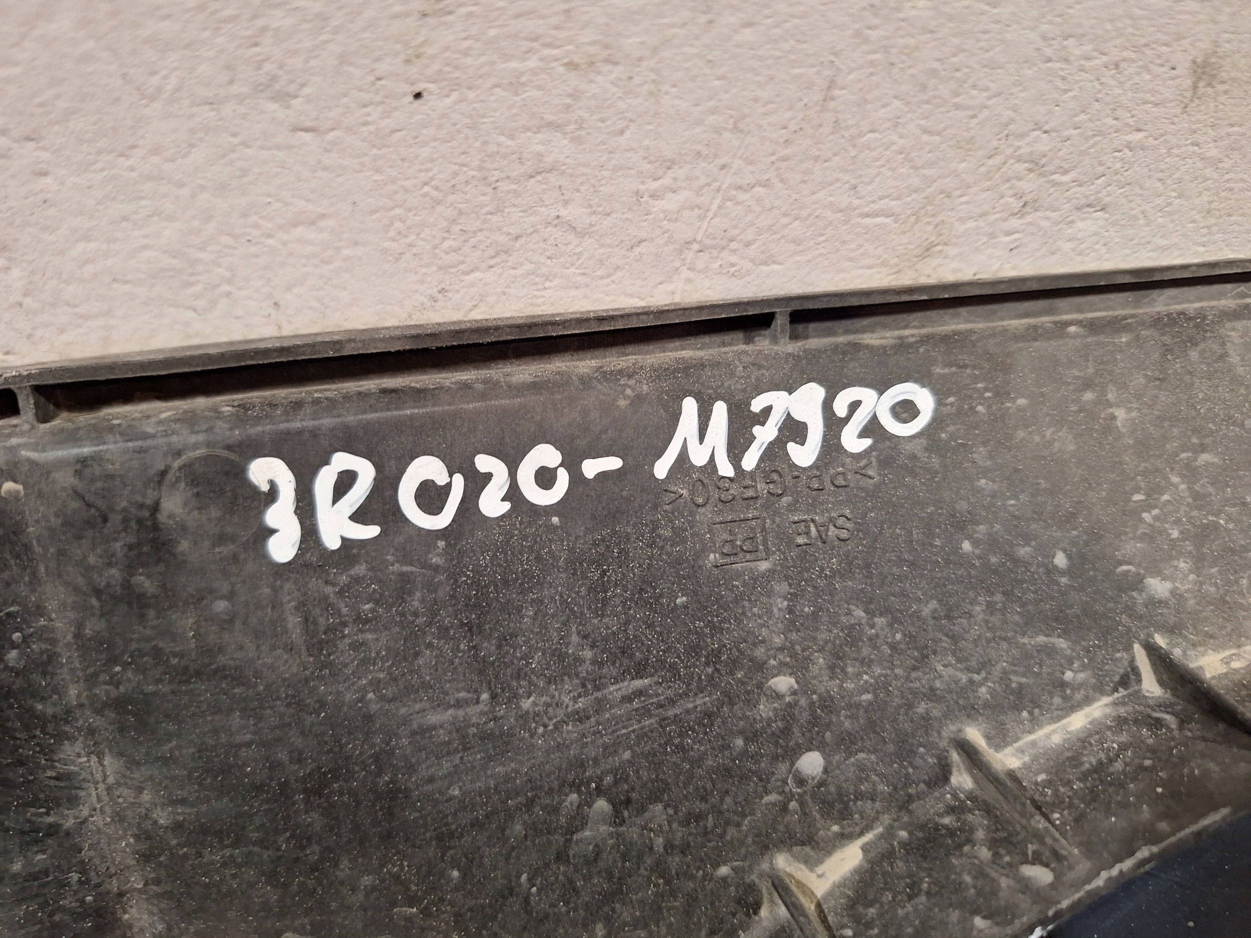 ventilátor chladiče Citroen C-Crosser 3R020-M7920