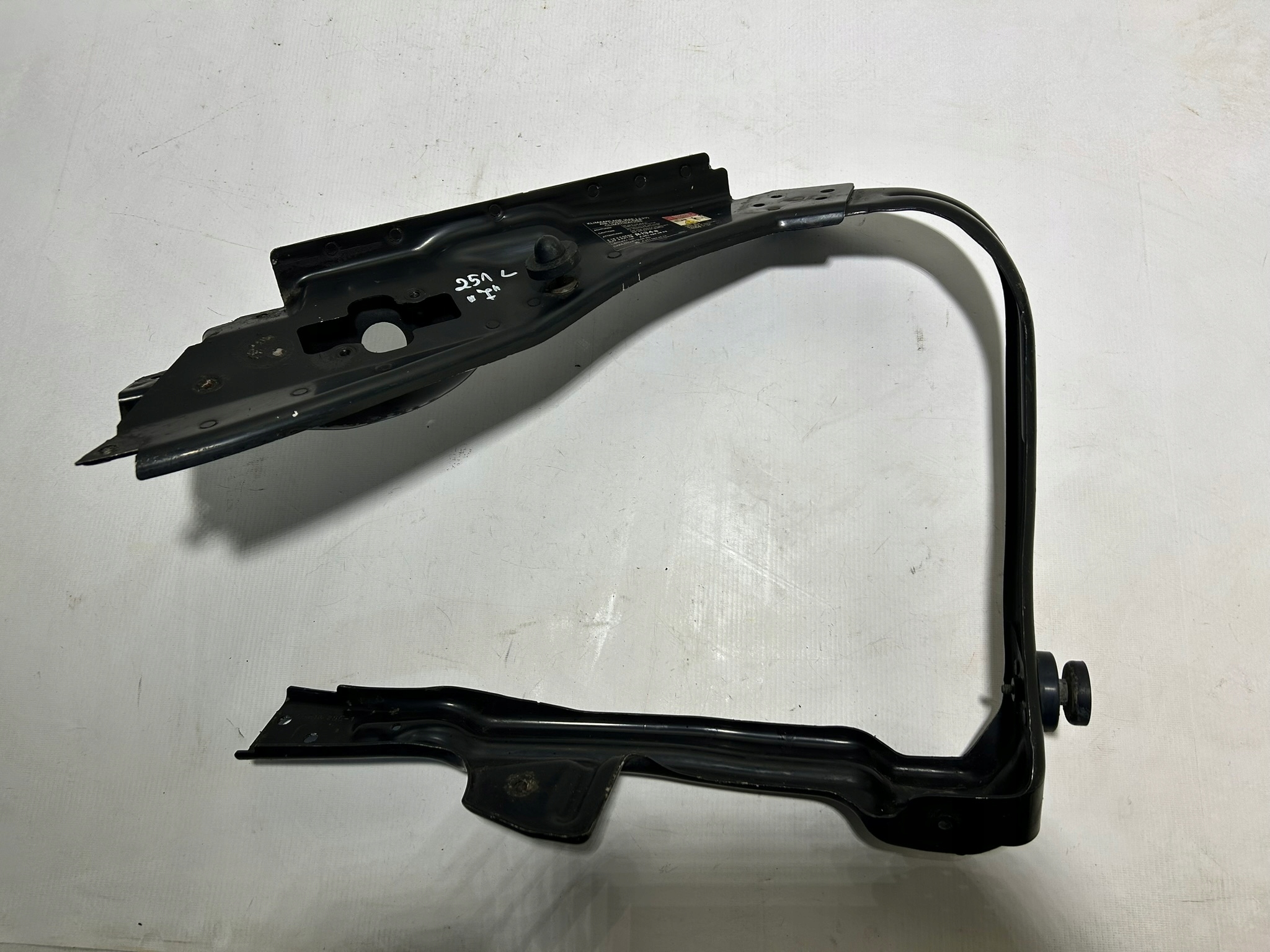 support panel for radiators OKULAR left pillar MERCEDES W251