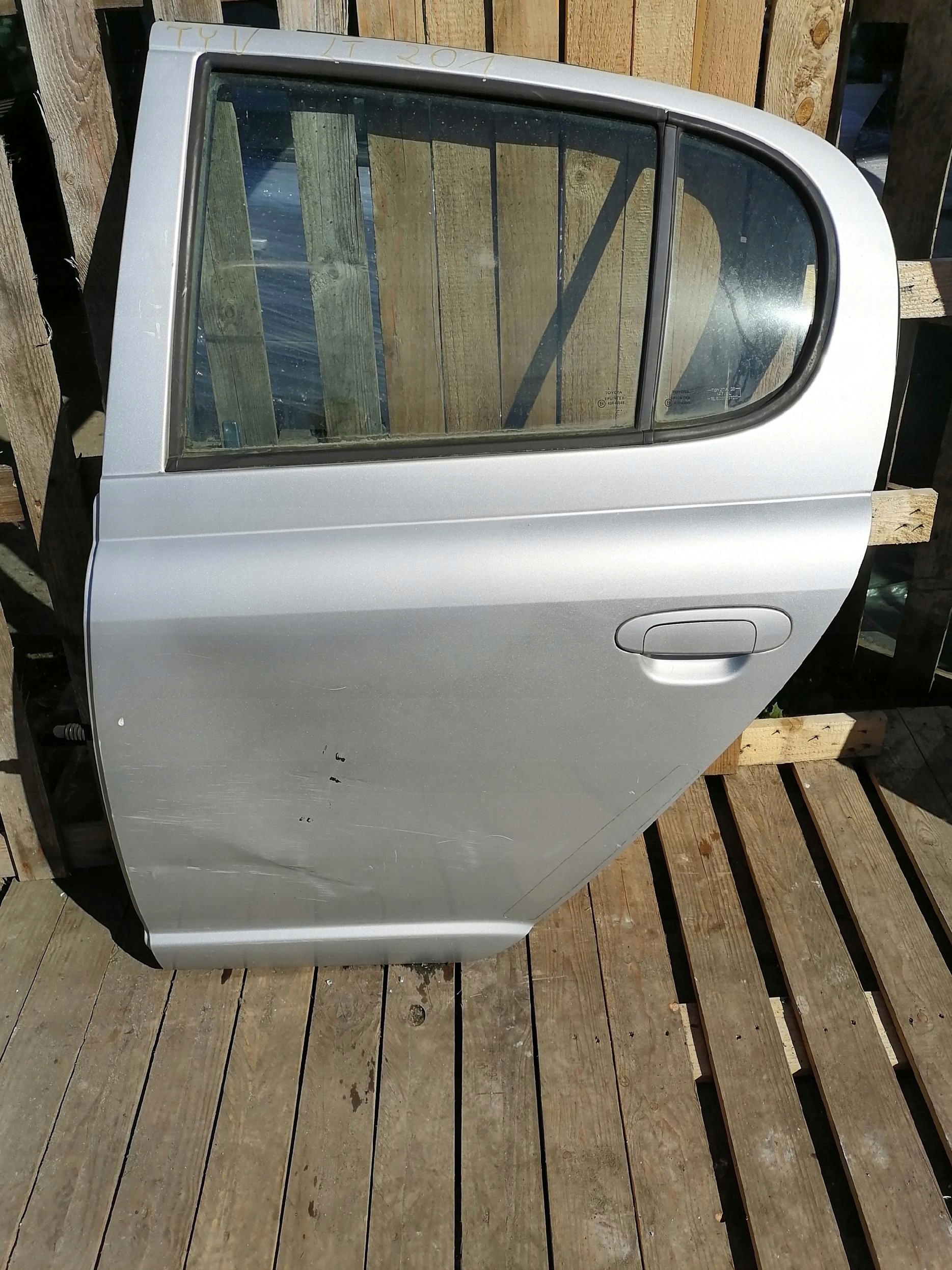 TOYOTA YARIS VERSO door rear part left