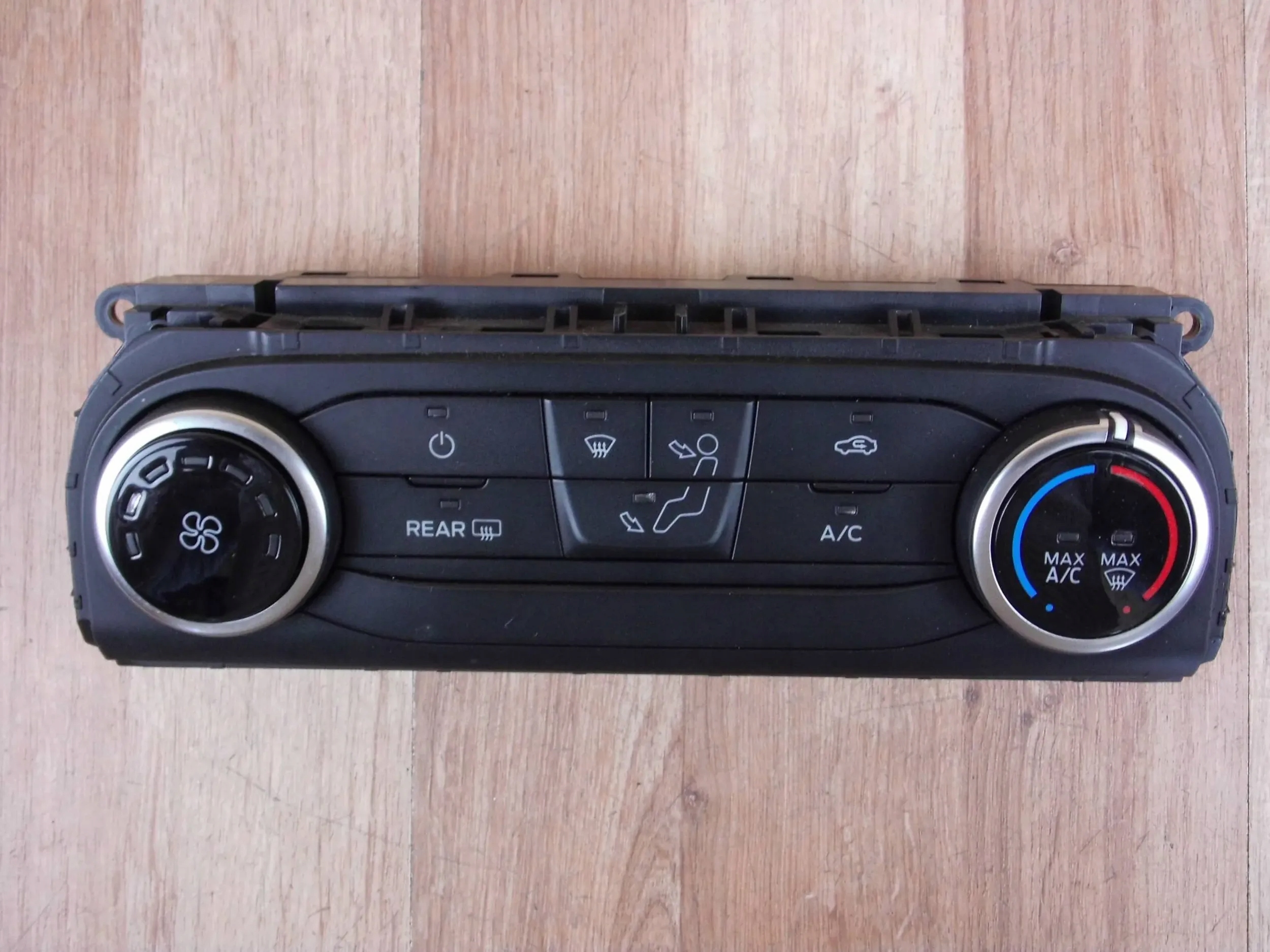 FORD FIESTA MK8 2017+ CONTRÔLE UNITE COMMANDE CLIMA BOUTON REGULACJA