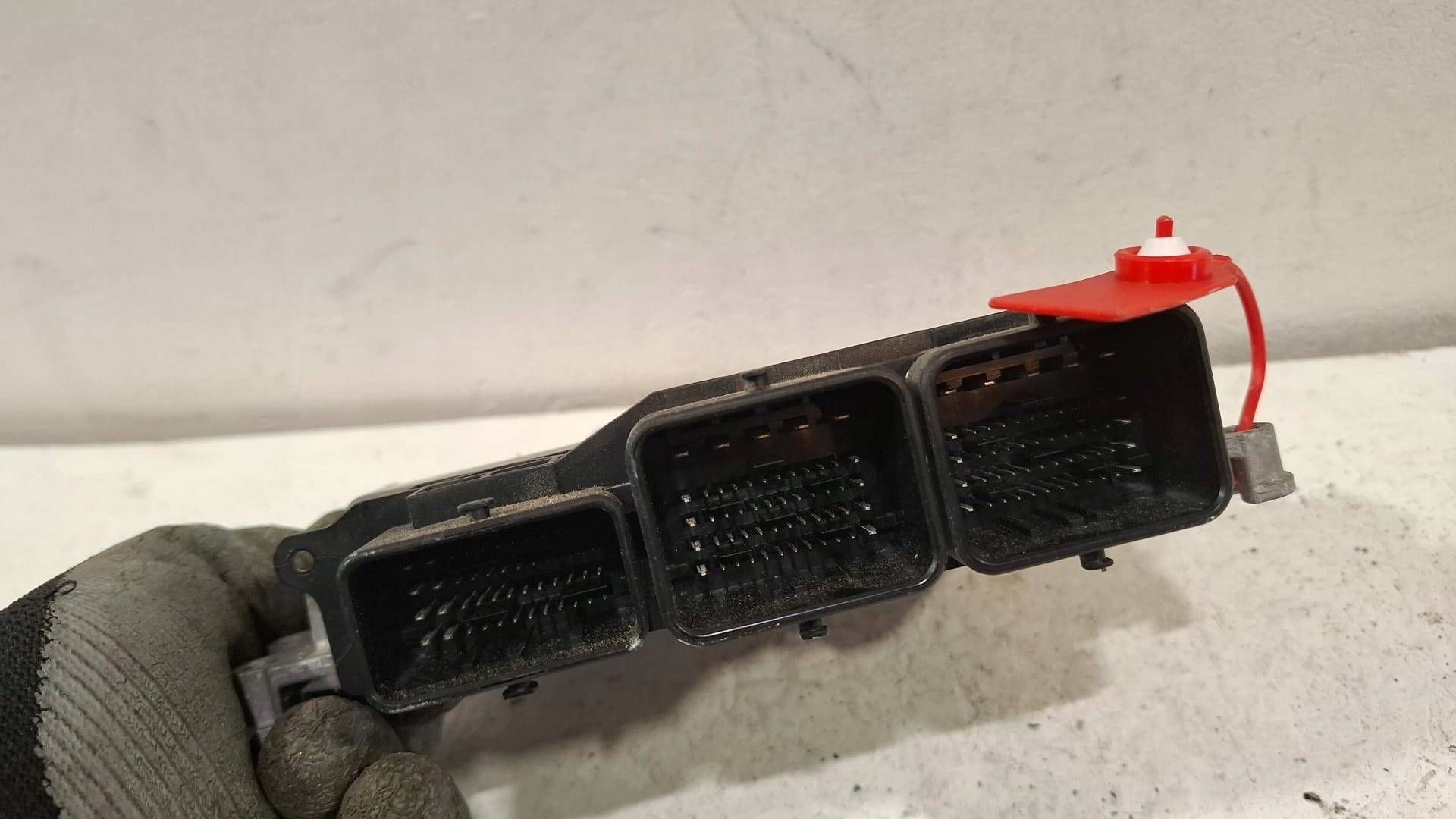 control unit of the engine computer 0281030546 Citroen Peugeot 1.6 E-HDi
