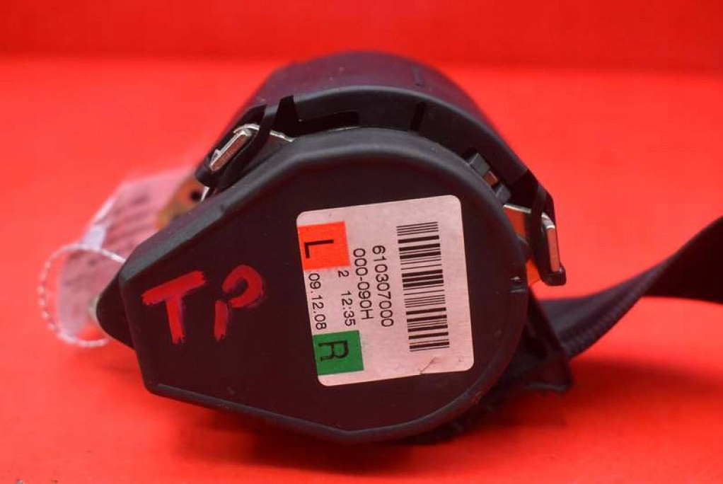sicherheitsgurt rechts heck spanner 8K0857805K AUDI A5 8T 07-11
