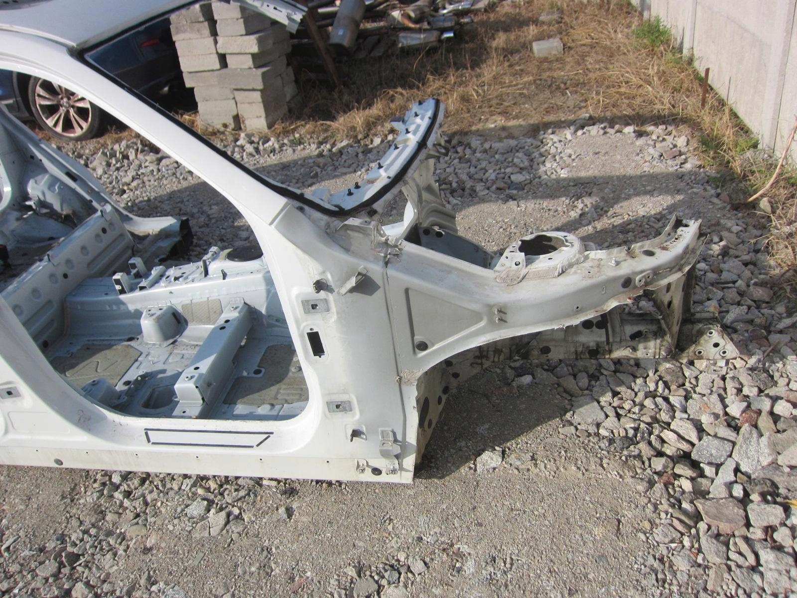 BMW X3 F25 PODŁUŻNICA ĆWIARTKA PRAWY PRZÓD FARTUCH BIAŁA ALPINWEISS 3 Producent części BMW