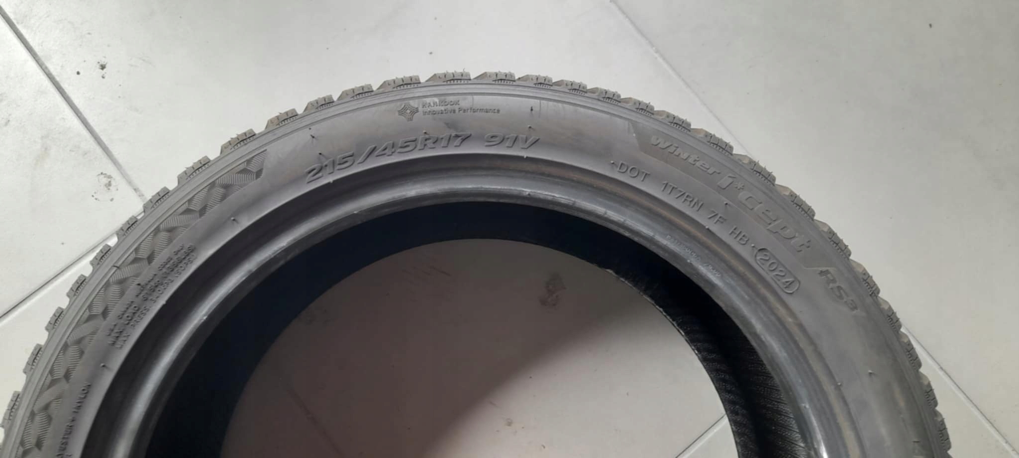 HANKOOK WINTER e*CEPT RS3 215/45R17 91V XL