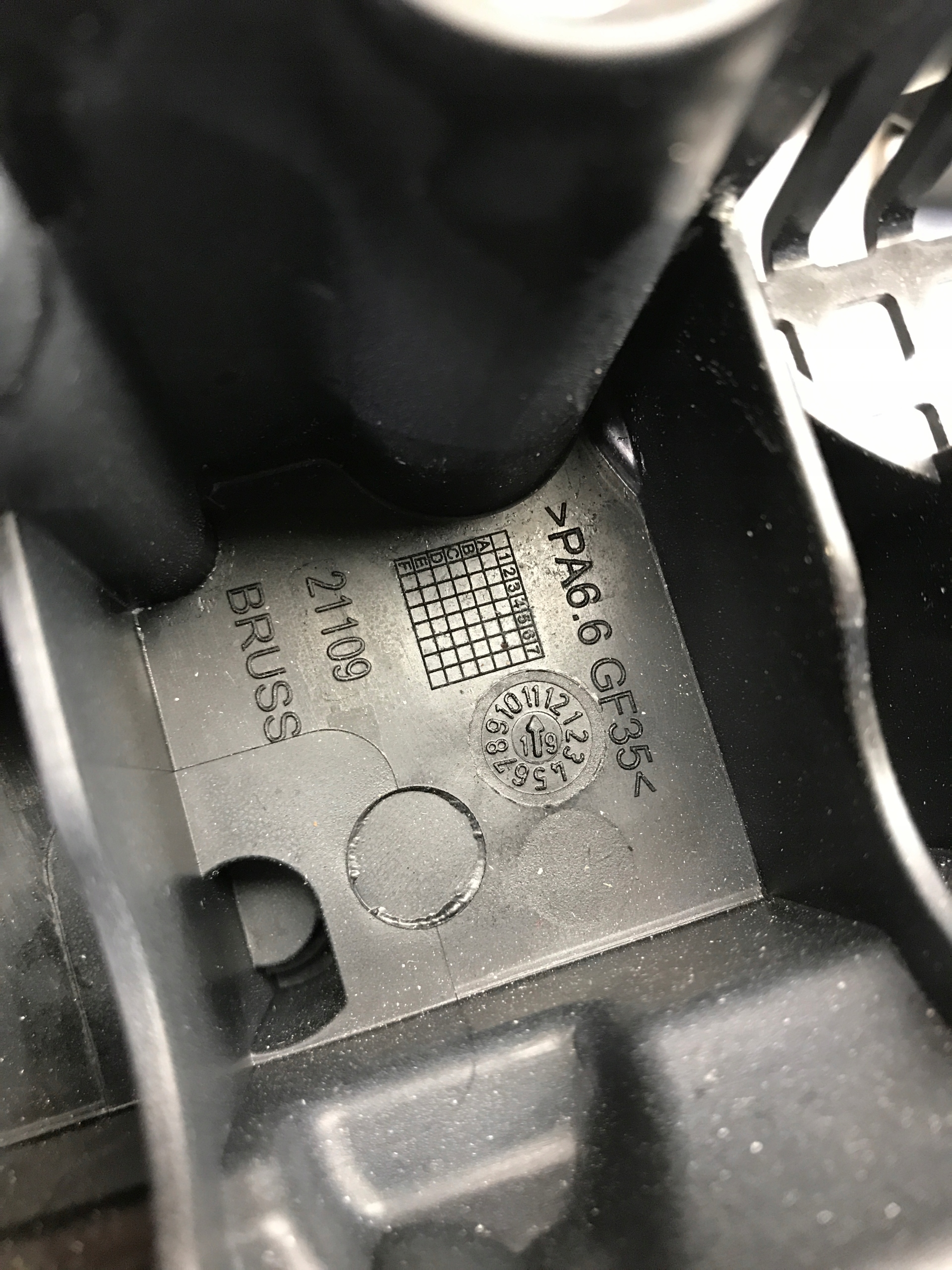 Abdeckung der Ventile BMW F10 F11 3.0 D 15265812