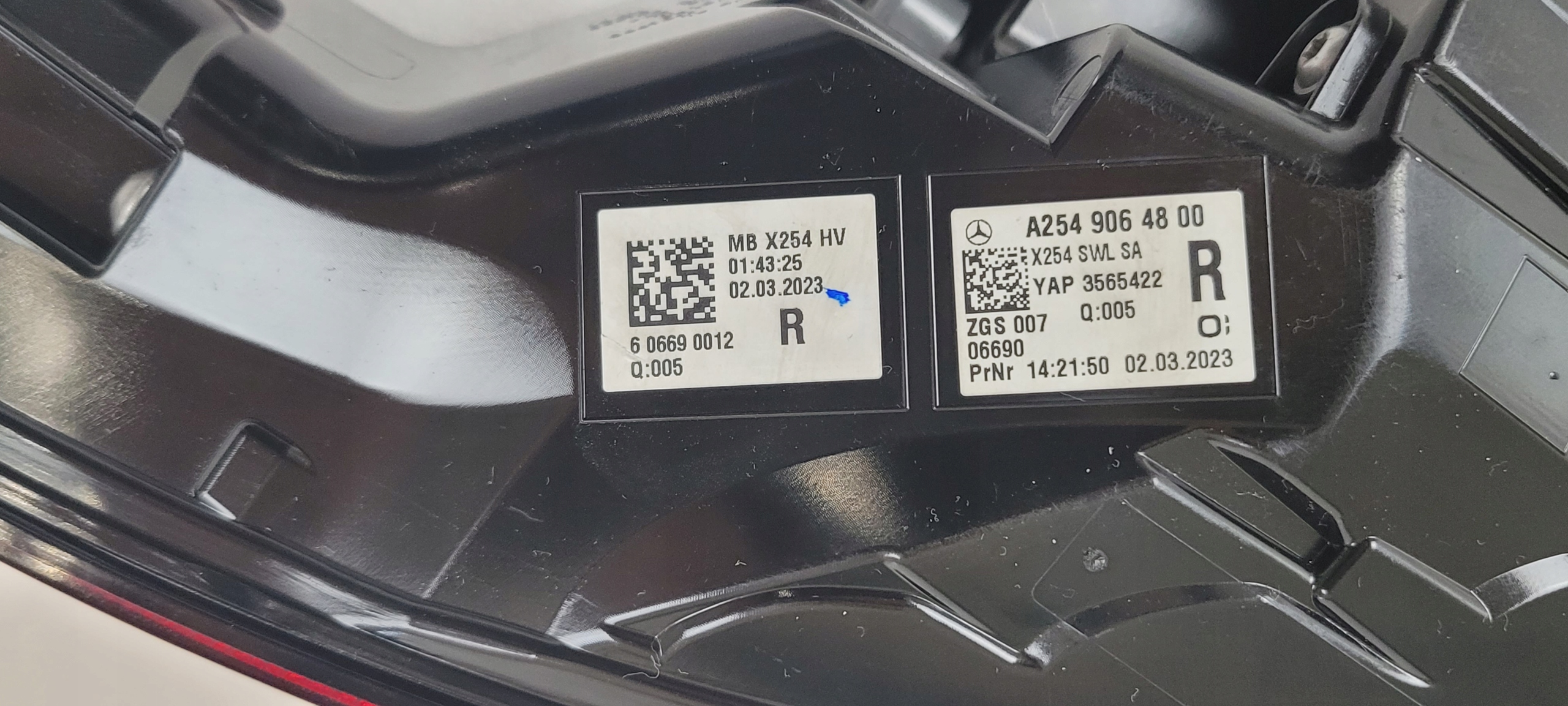 фонарь правый led MERCEDES X254 II 2022- A2549064800