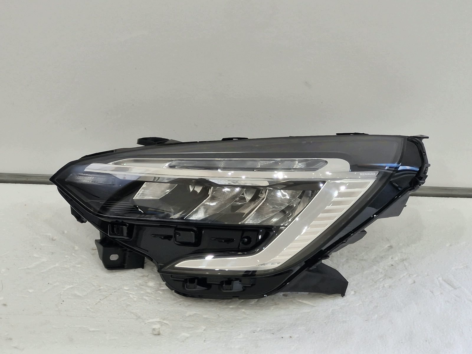 light left Renault Clio 5 FULL LED