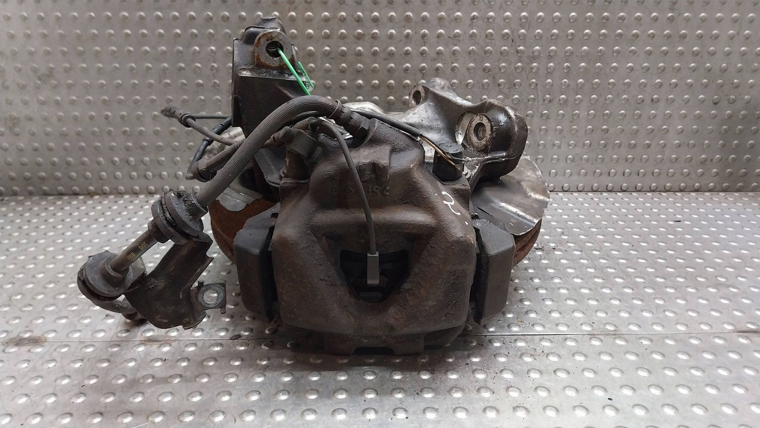 otoč čapu strmeň ľavý predok 6764443 BMW E90 E91 E92 E93 E81 E82 E87