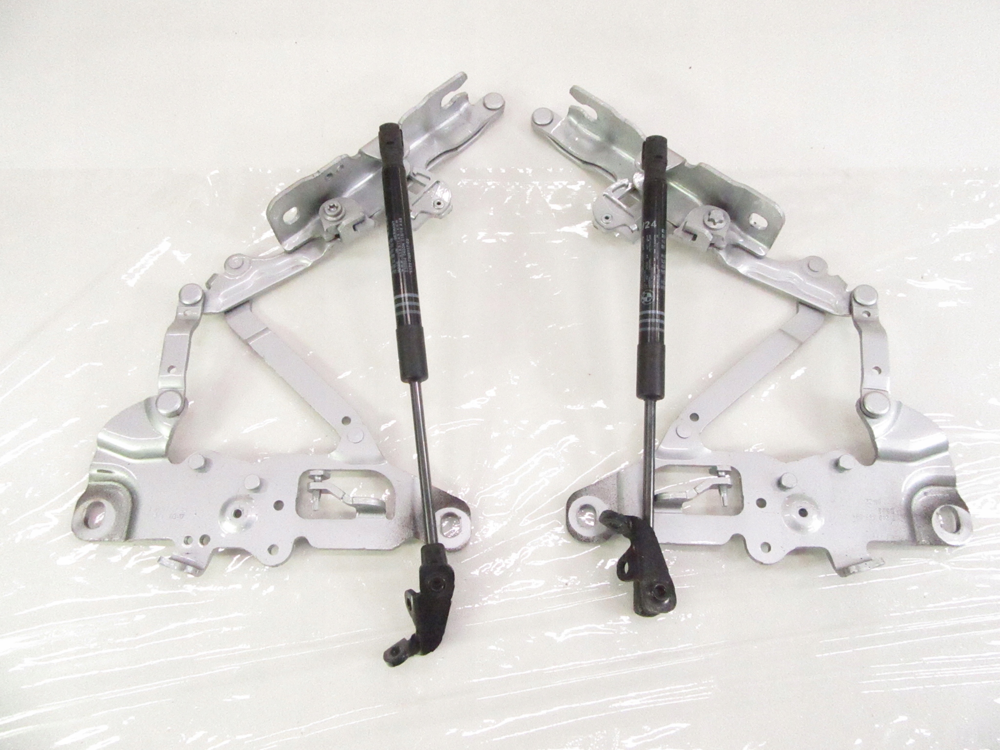 hinge bonnets right left front silowniki BMW 5 F10 F11 Komplet