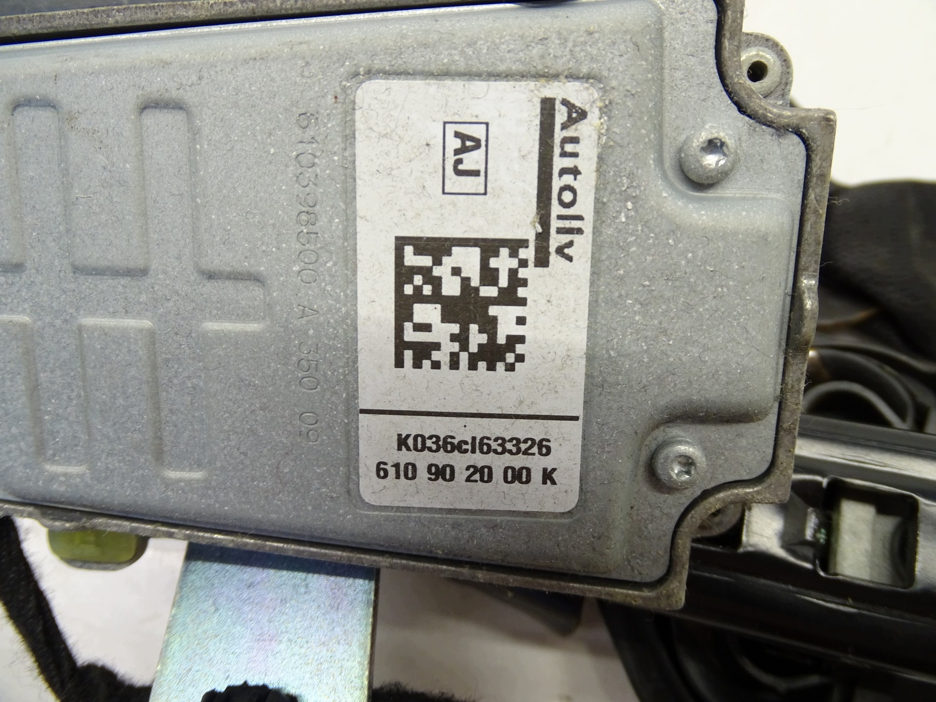 tension belt safety right front front MERCEDES W204 A2048602686