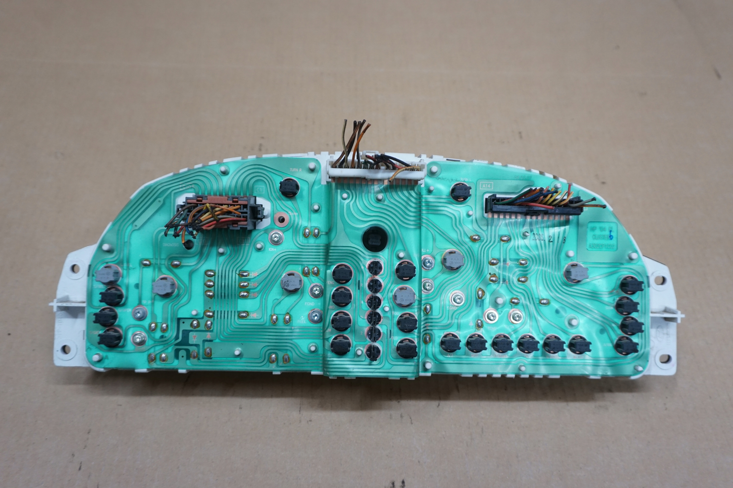 Hyundai TERRACAN спидометр часы автомат 2,9 европа