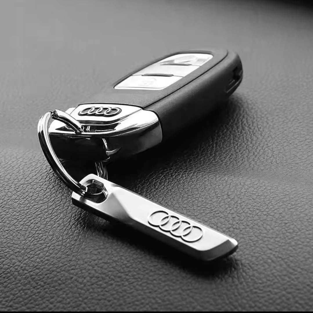Brelok metalowy Audi – logo , srebrna satyna, minimalistyczny EAN (GTIN) 5907090605120