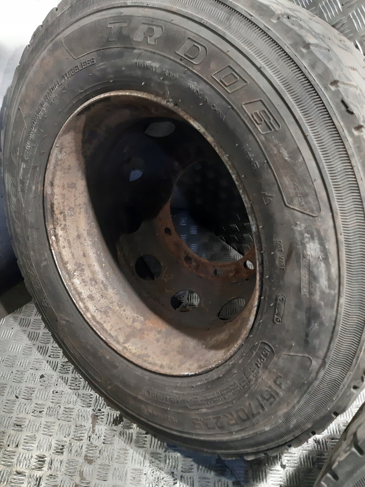 tyres TRIANGLE TRD 06 discs wheels CIEZAROWE 2x 315/70 R22.5