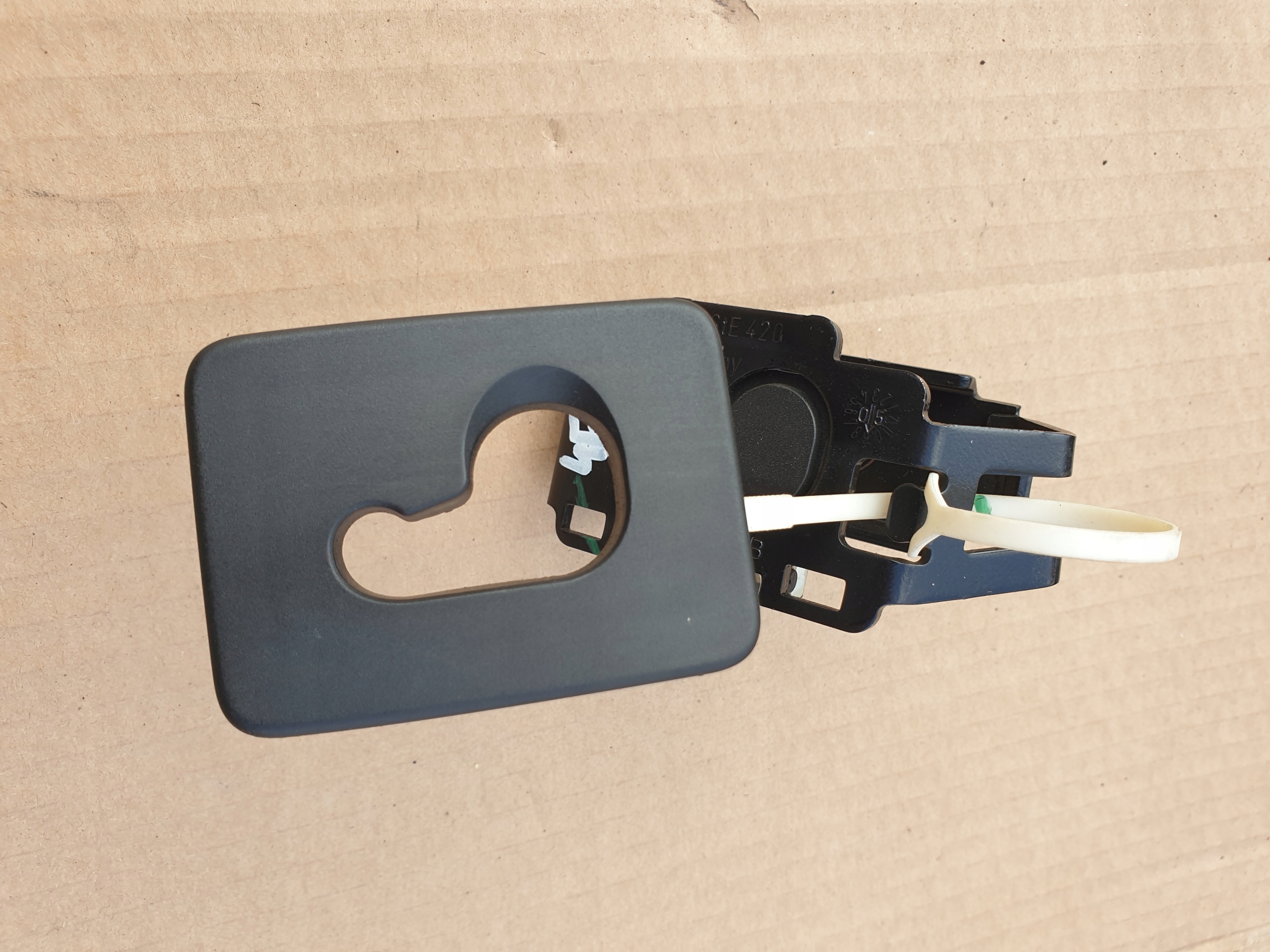 holder bracket hook ROLETY boot AUDI A6 C6 4F S-LINE black, OE