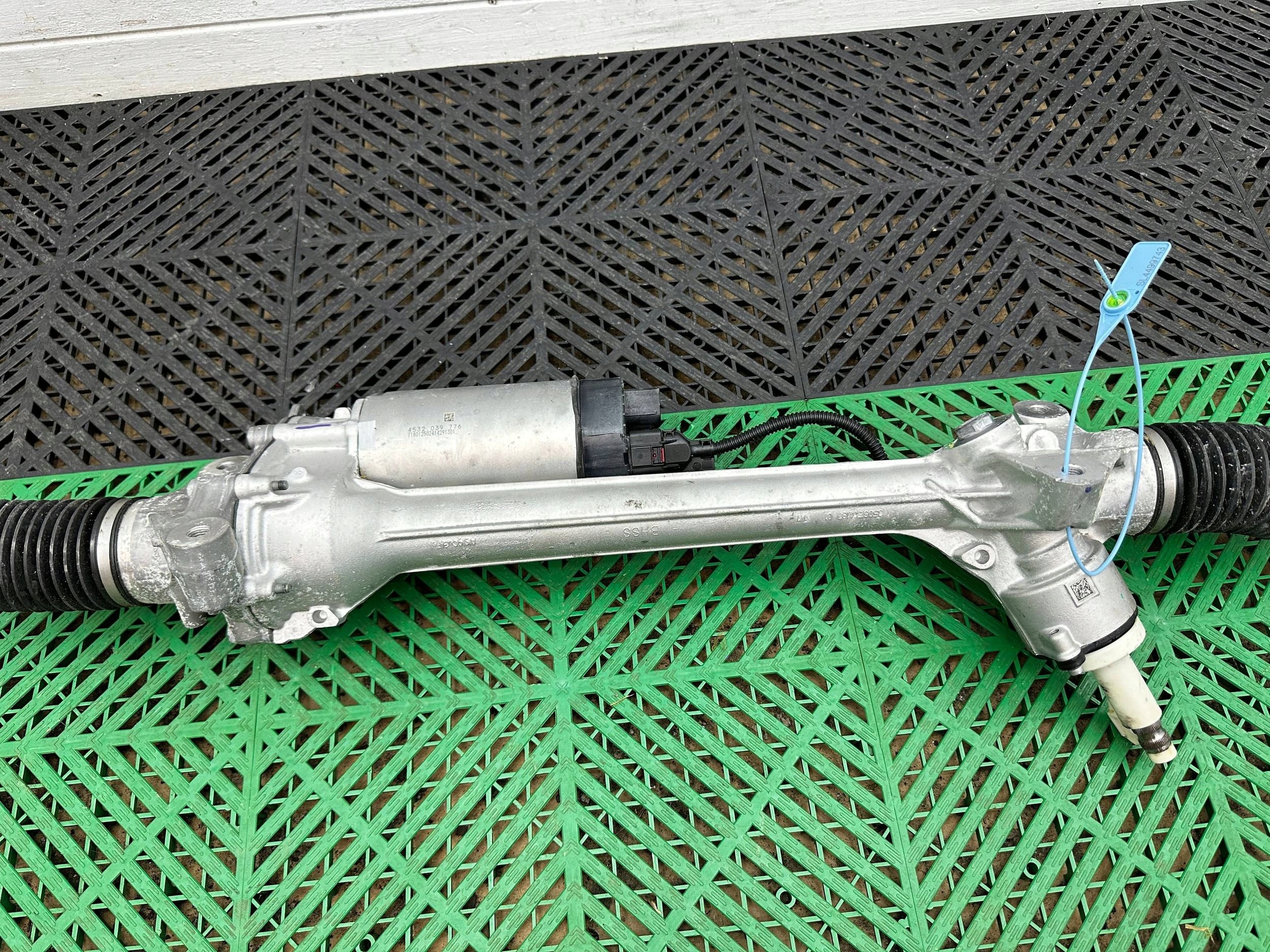 servo control BMW X3 G45 G46 5B68406 BP