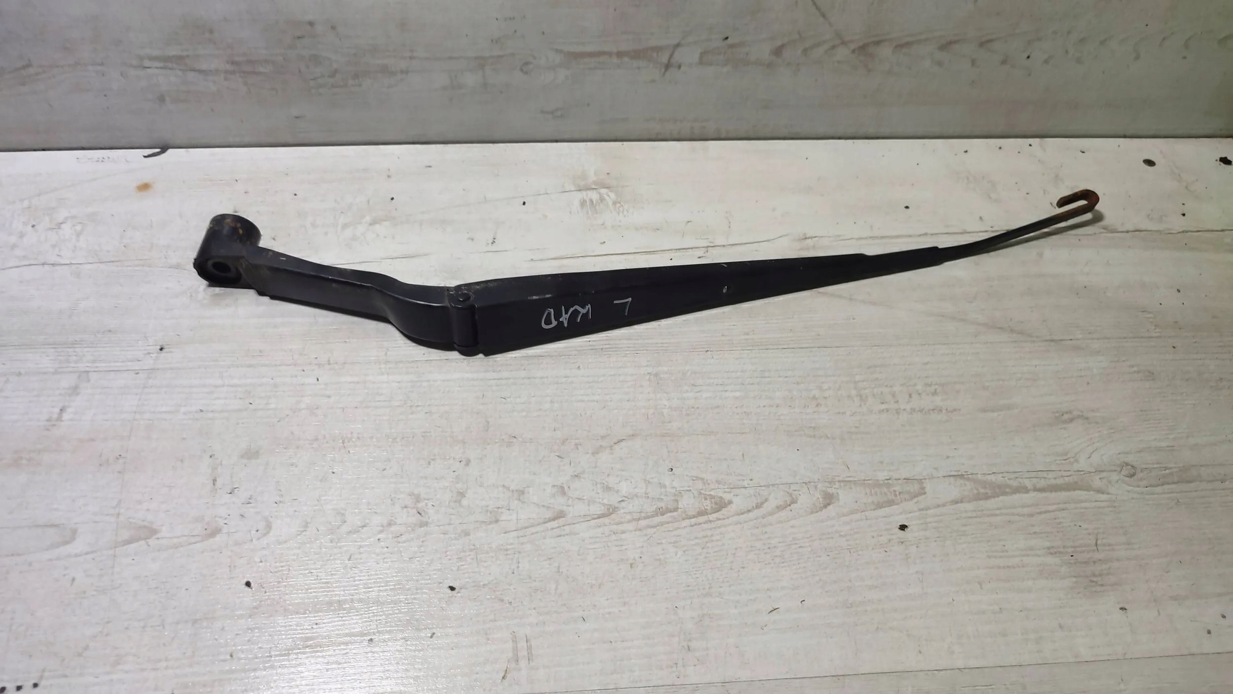 Renault Kadjar 17r 1.5dci front side left wiper arm