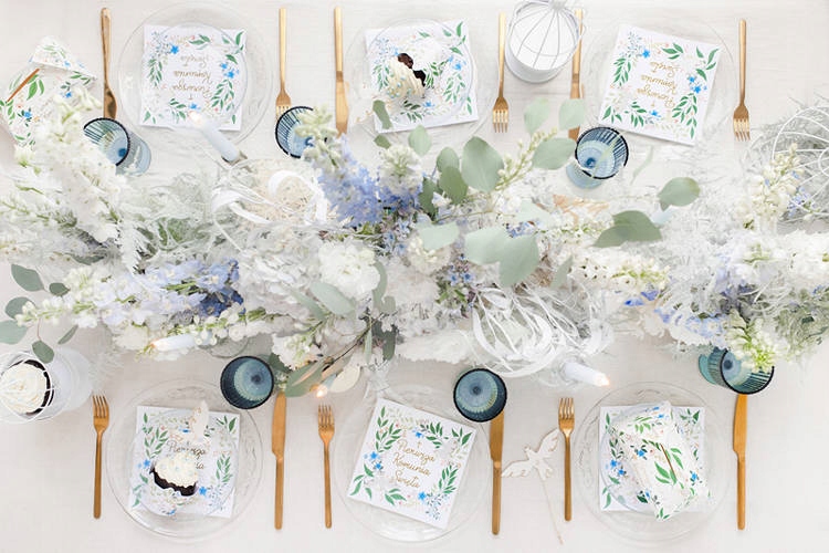 SERWETKI PIERWSZA KOMUNIA KWIATY 33 CM 20 SZT. Stan opakowania oryginalne