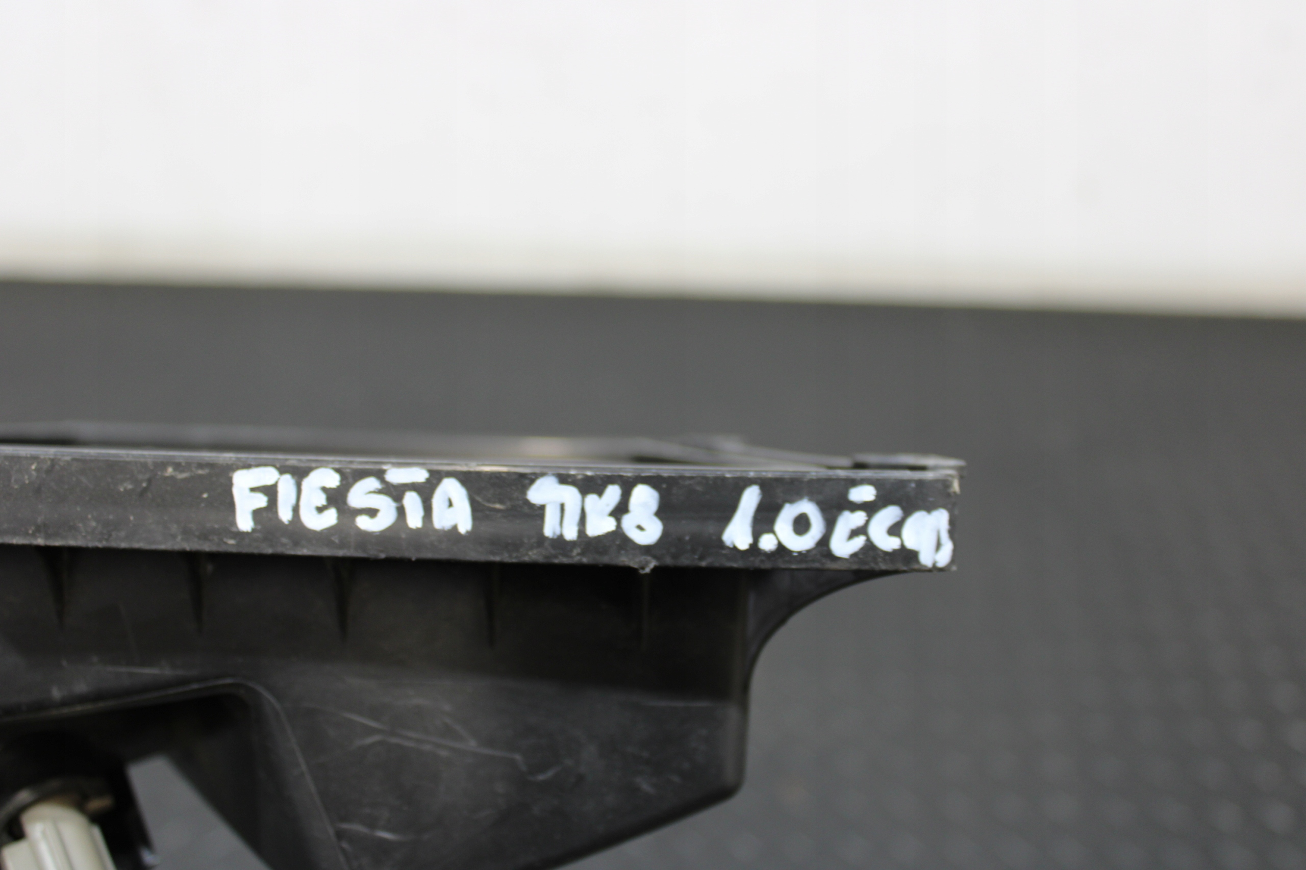 Deckel OBUDOWY filter luft FORD FIESTA MK8 H1B1-9643-AA