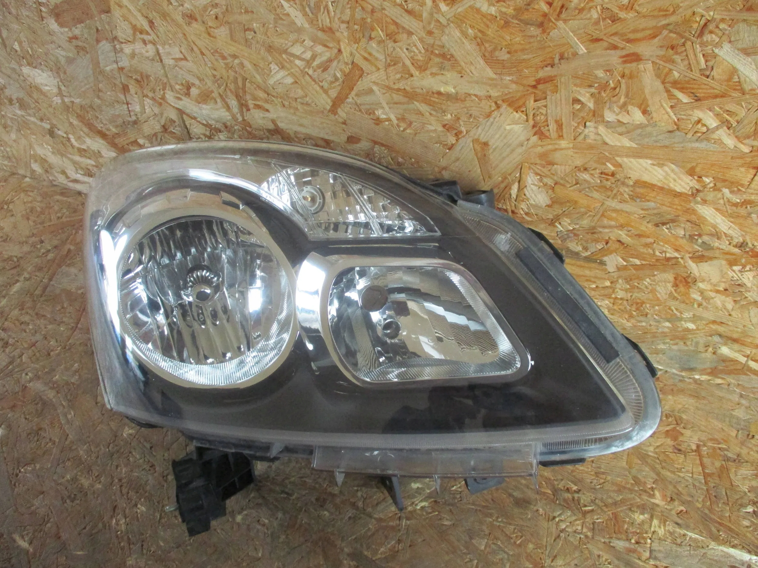 light front right RENAULT KOLEOS and