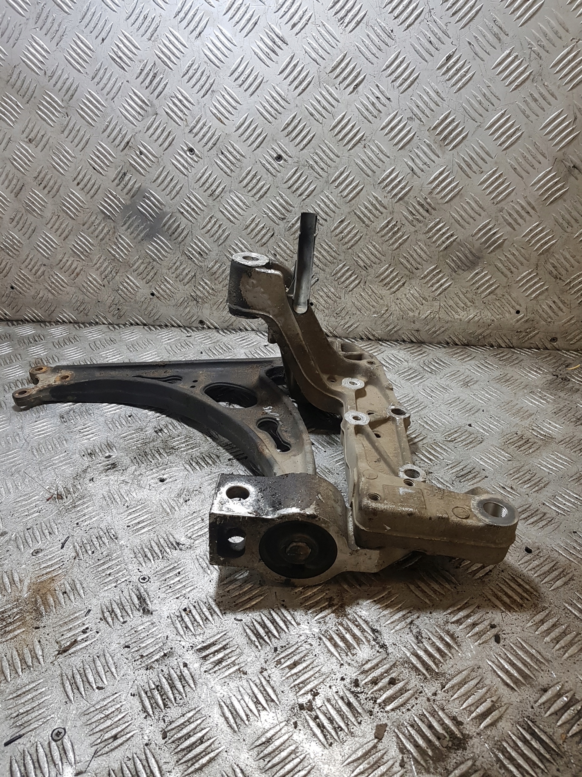 arm left front lower SKODA SUPERB 2 1K0407153A