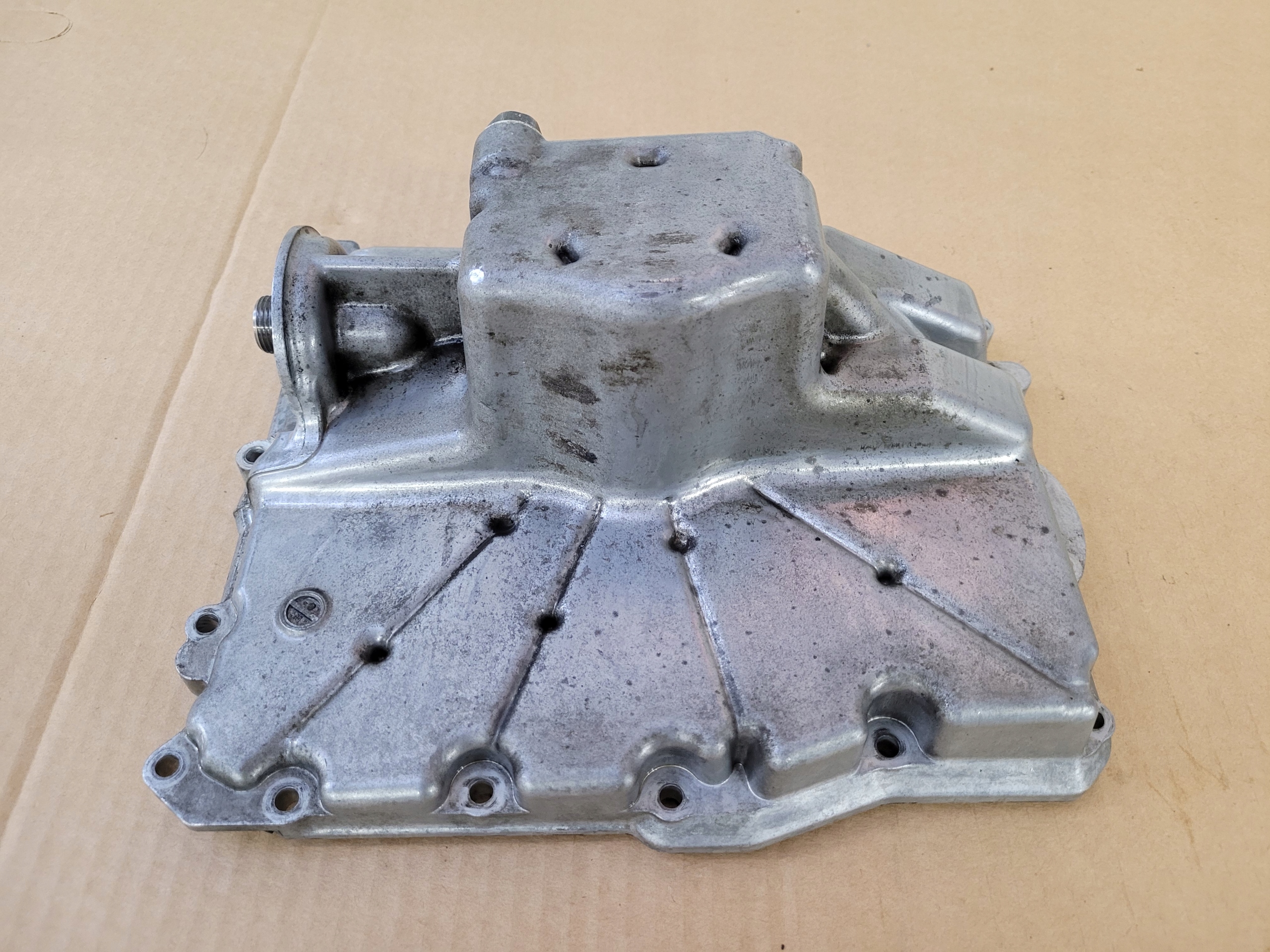 PE44564 - Кавасаки с 1000 10-14 масляный поддон крышка