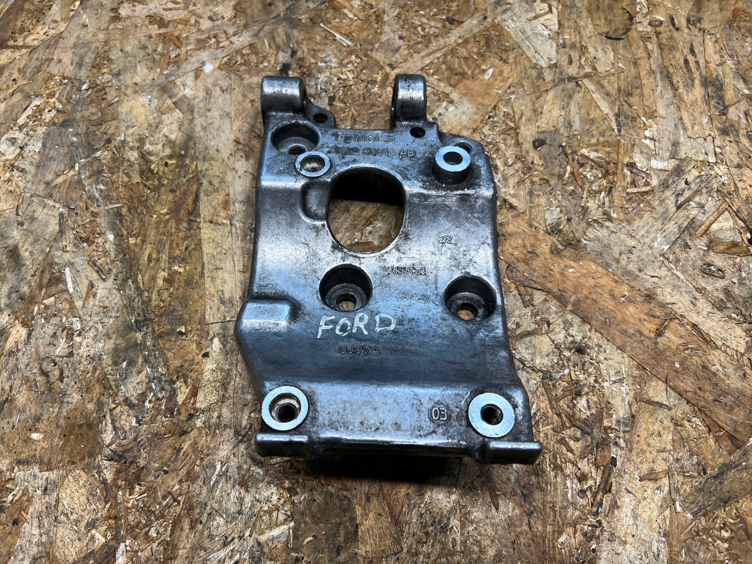 Support Fixation SPREZARKI Climatisateur air conditionné FORD TRANSIT CONNECT AV2Q8D611AB