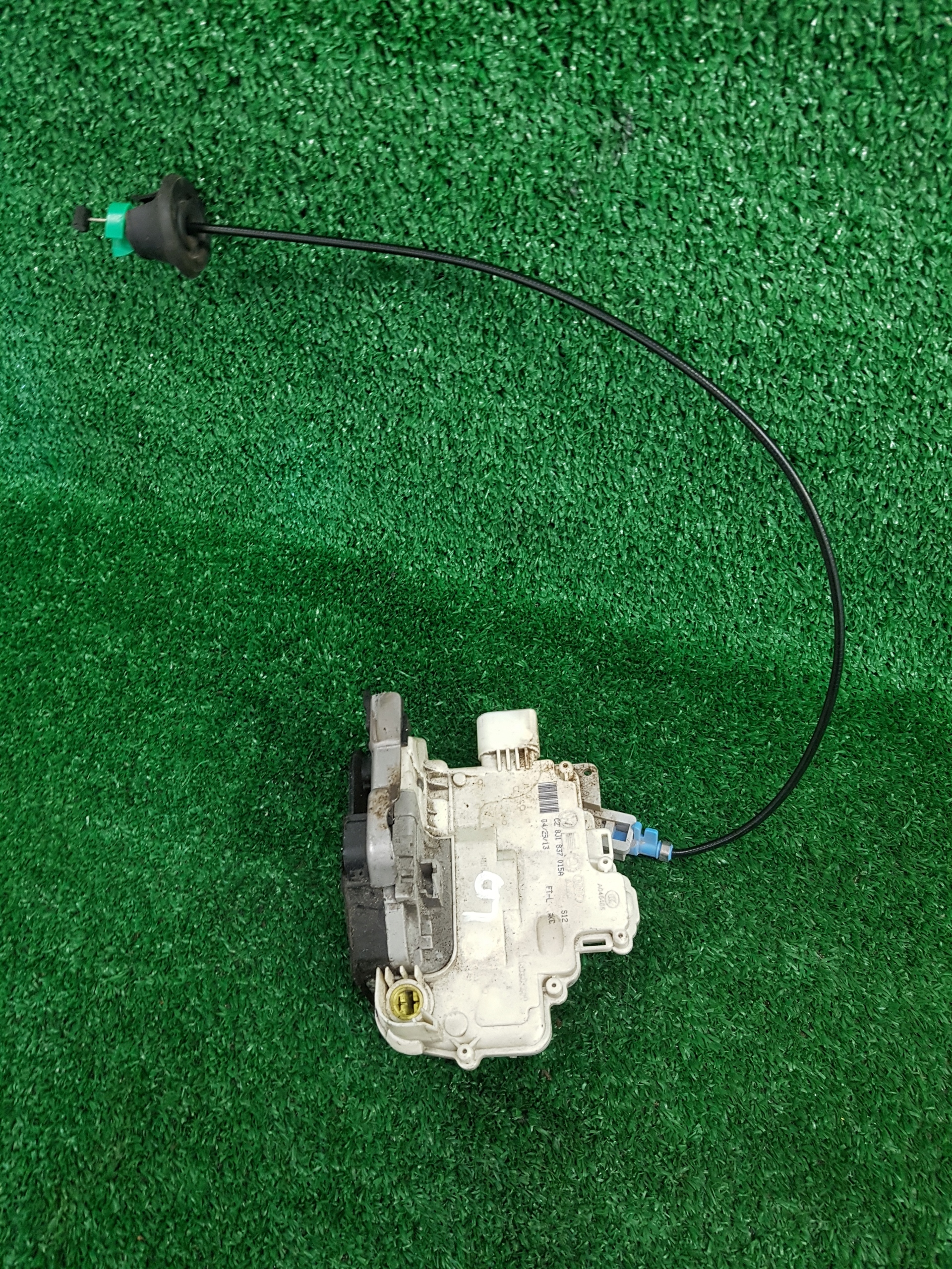 lock door left front AUDI A4 B8 8J1837015A