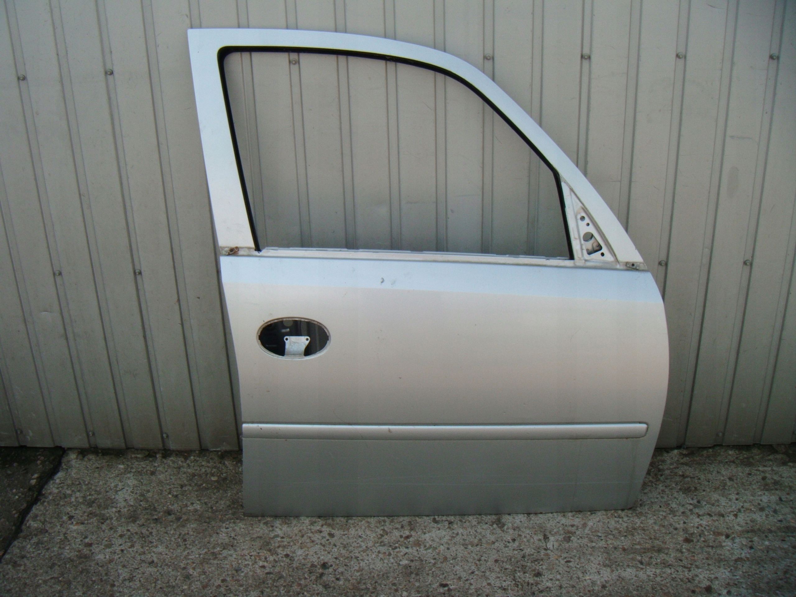 OPEL MERIVA A 03-10 DRZWI PRAWY PRZÓD