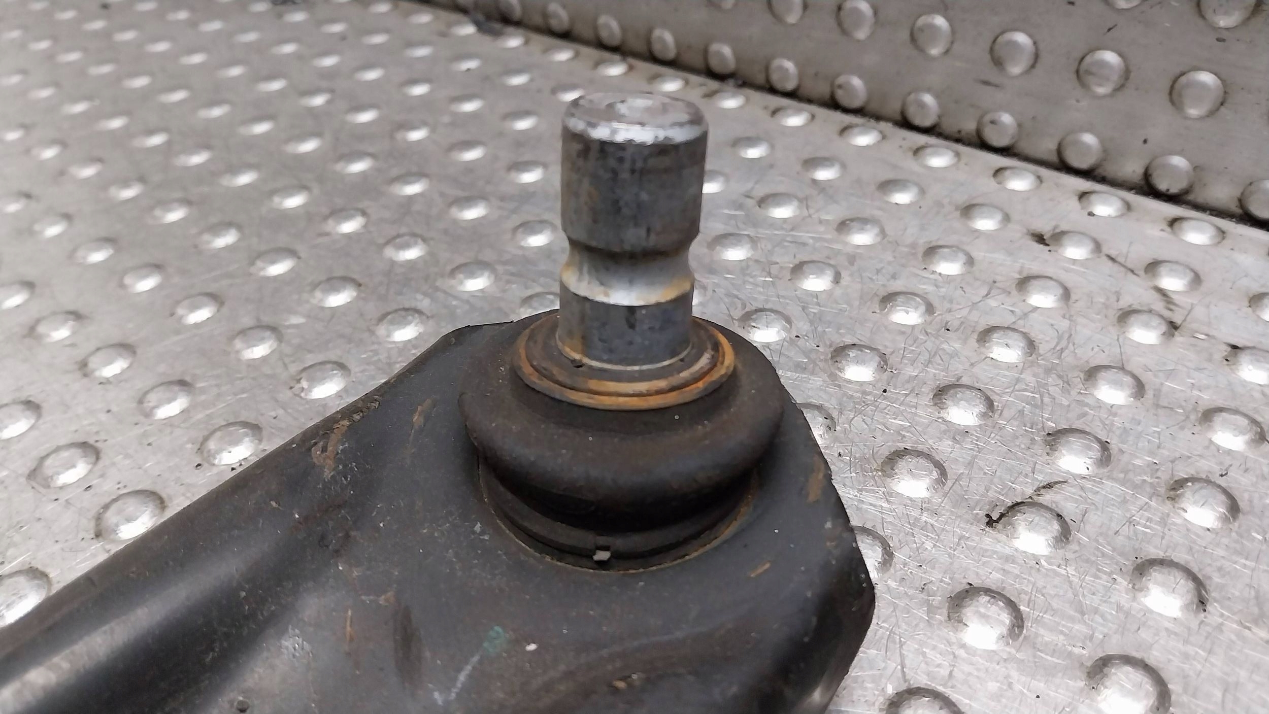 arm right front E4B1-3042-A2D FORD KA plus