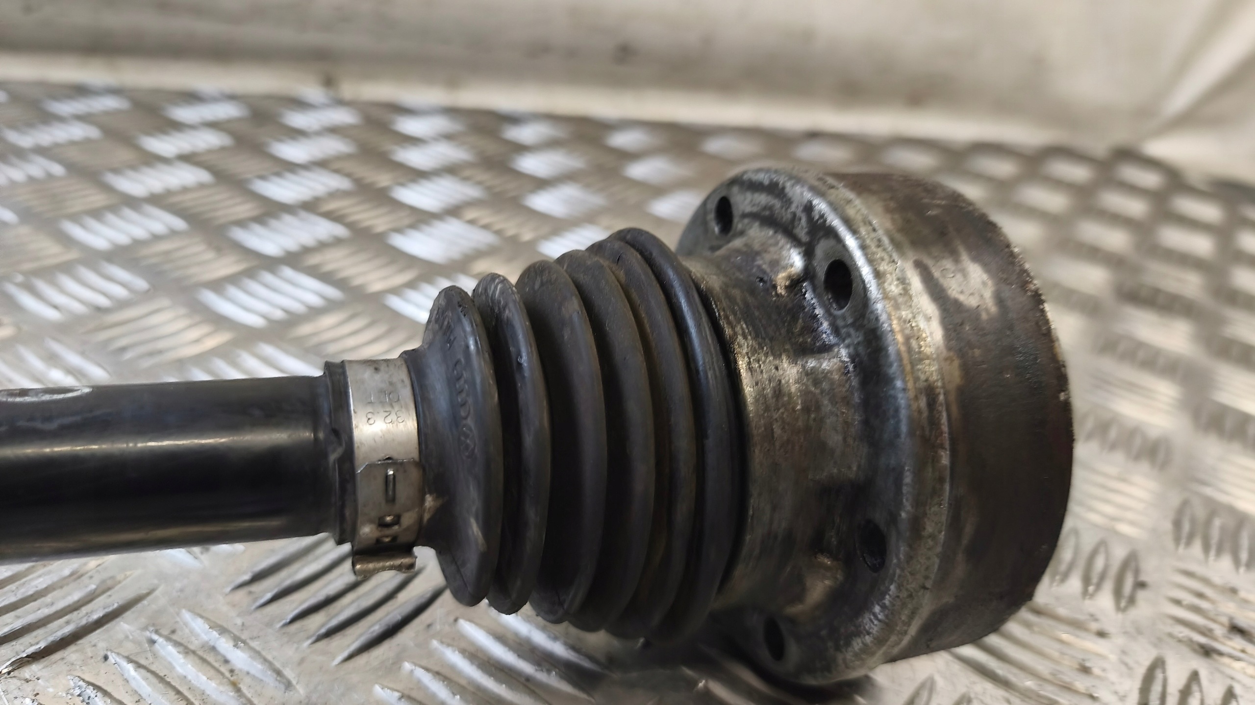 semi-axis left VW GOLF VI 2009 1K0407271GR