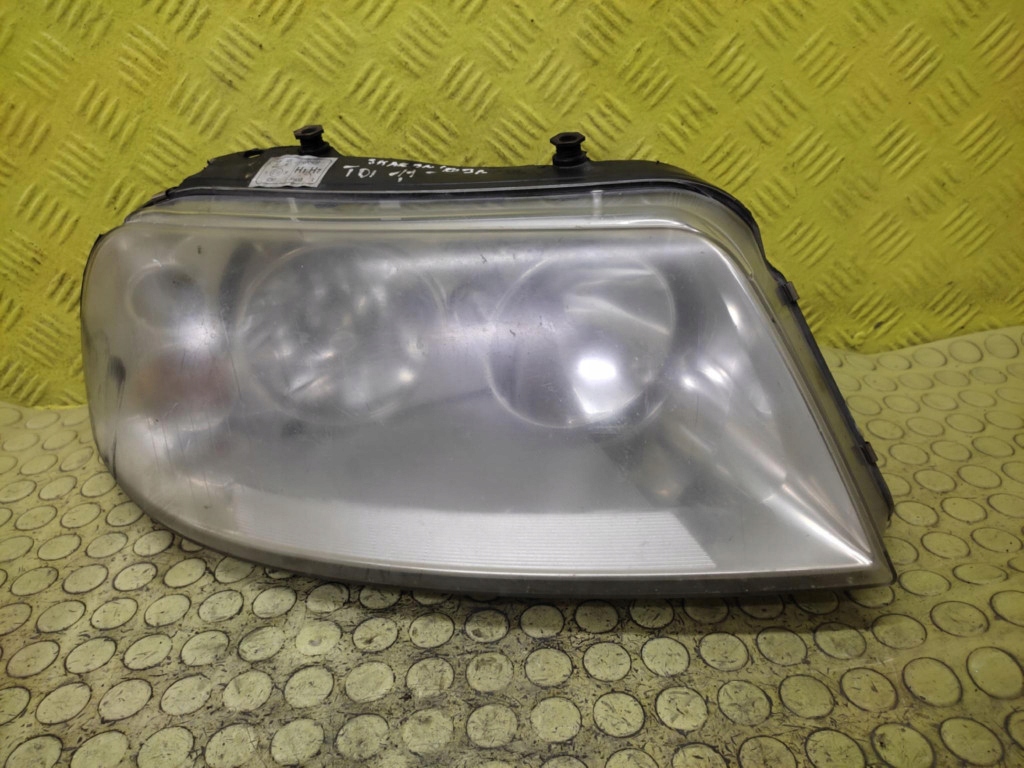 VW SHARAN and REFLEKTOR light right front