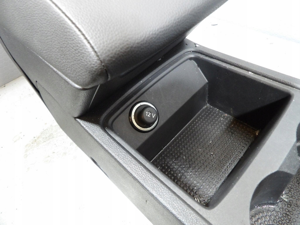 SEAT LEON III LIFT KOMBI TUNEL mitte