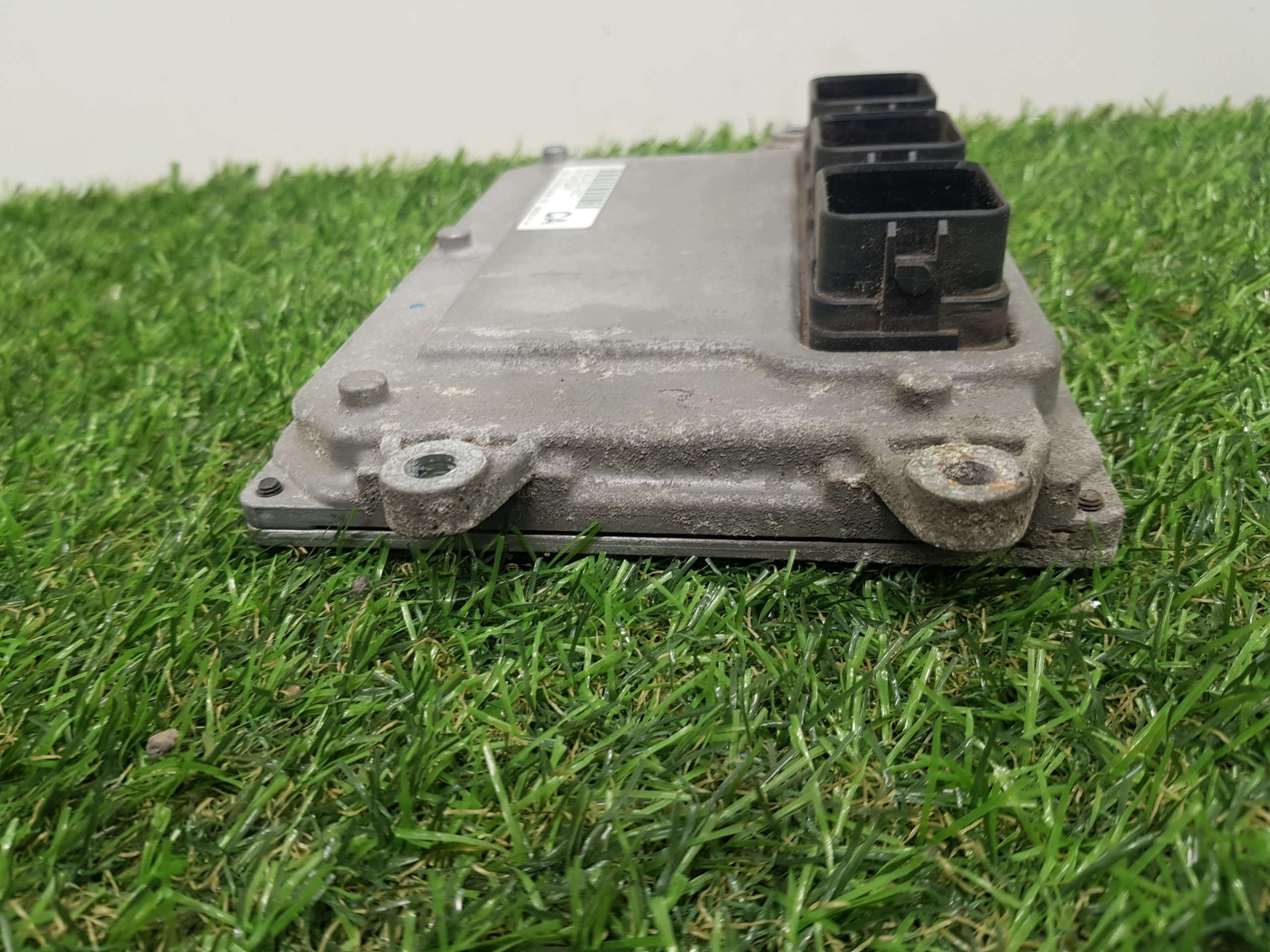 computer of the engine control unit HONDA CR-V III 37820-RZV-E02