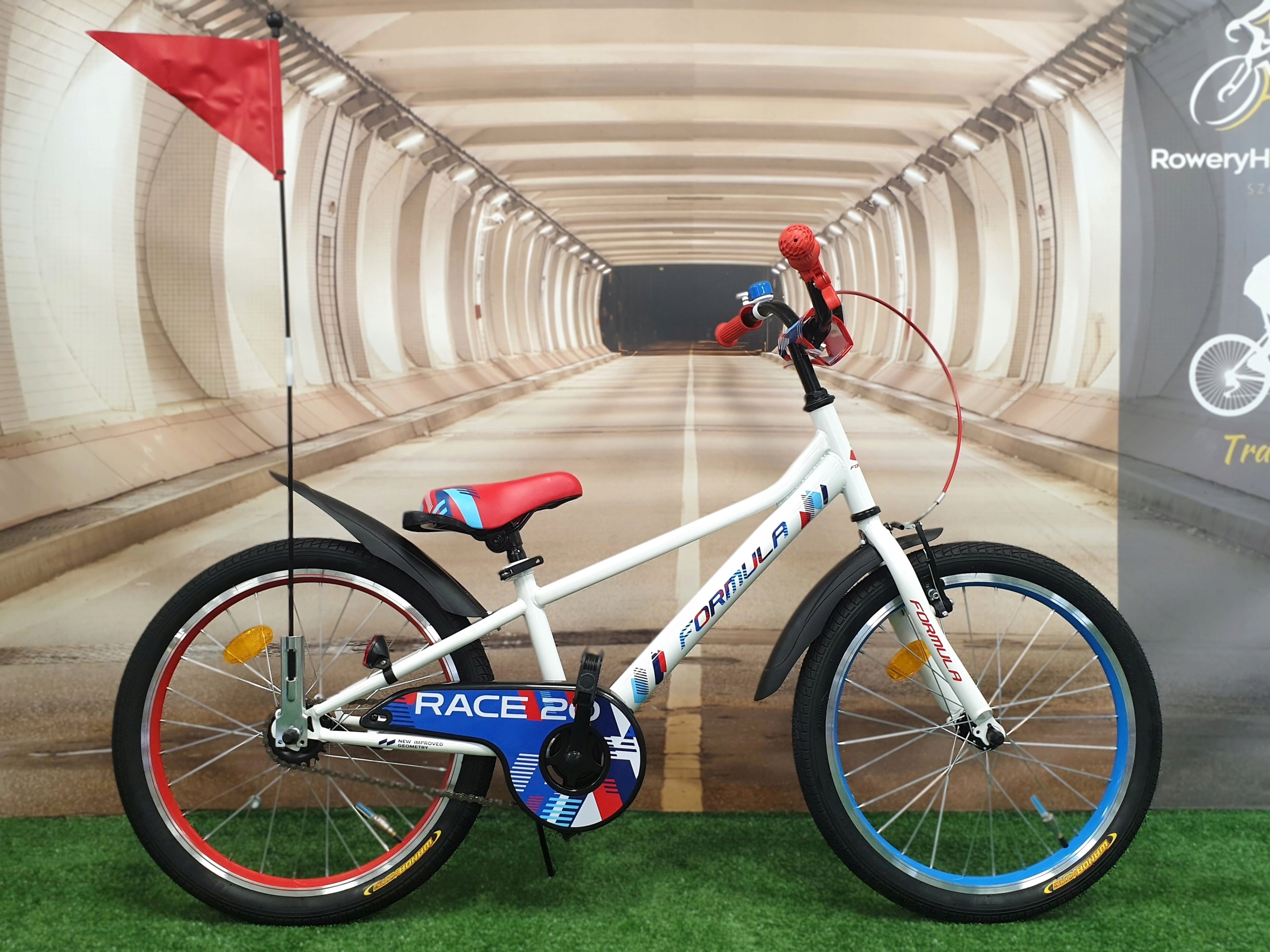 Rowerek dziecięcy /prezent/ Race koło 20" Biały z chorągiewką i dzwonkiem