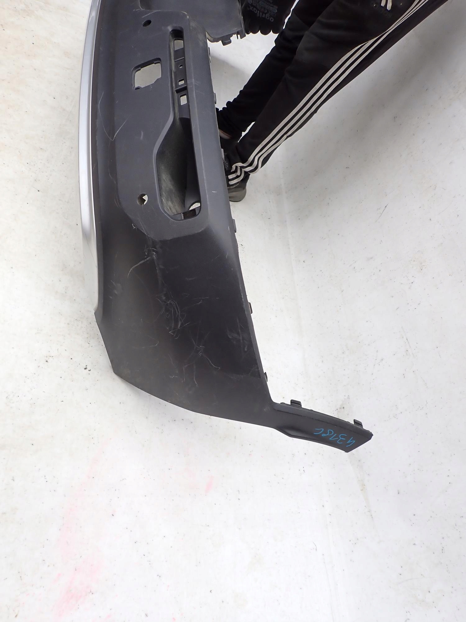 VOLVO XC40 17-> bumper rear part rear PDC