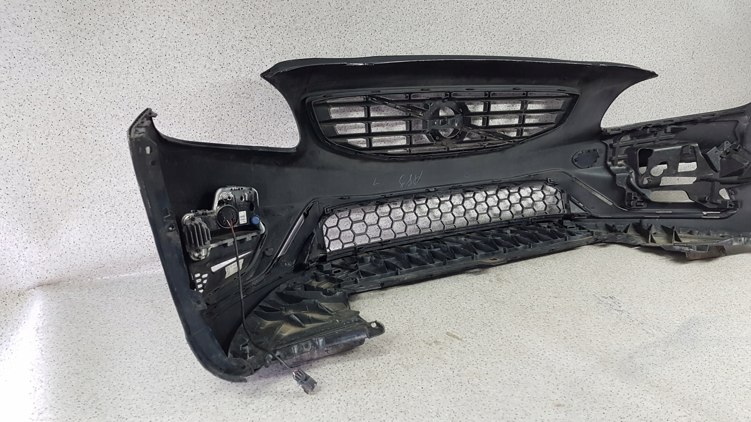 VOLVO S60 V60 R-design 2013 - bumper front 9719