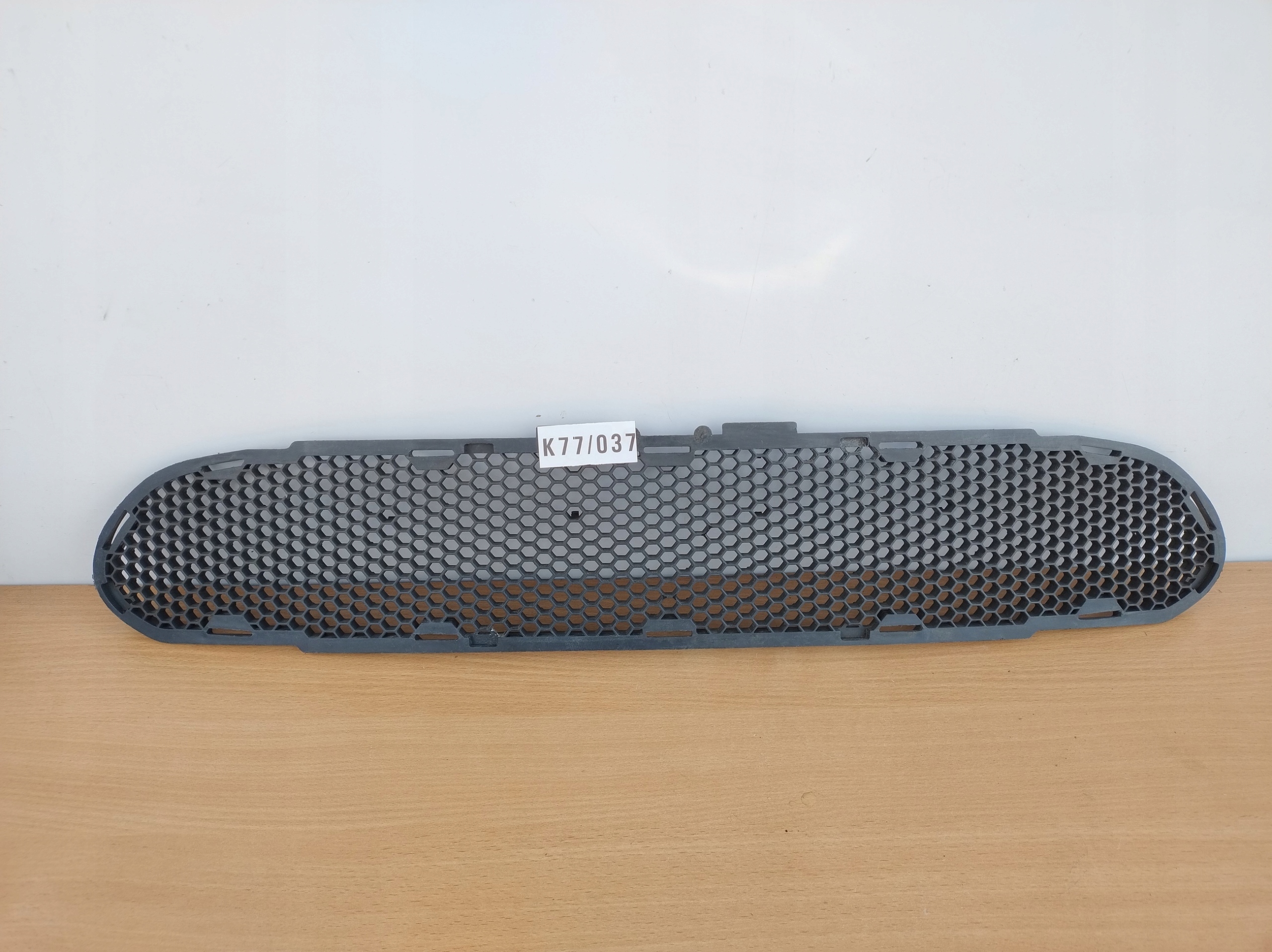 FORD ESCORT MK7 grid of a bumper front central 95AB-A018A58-BD K77/037