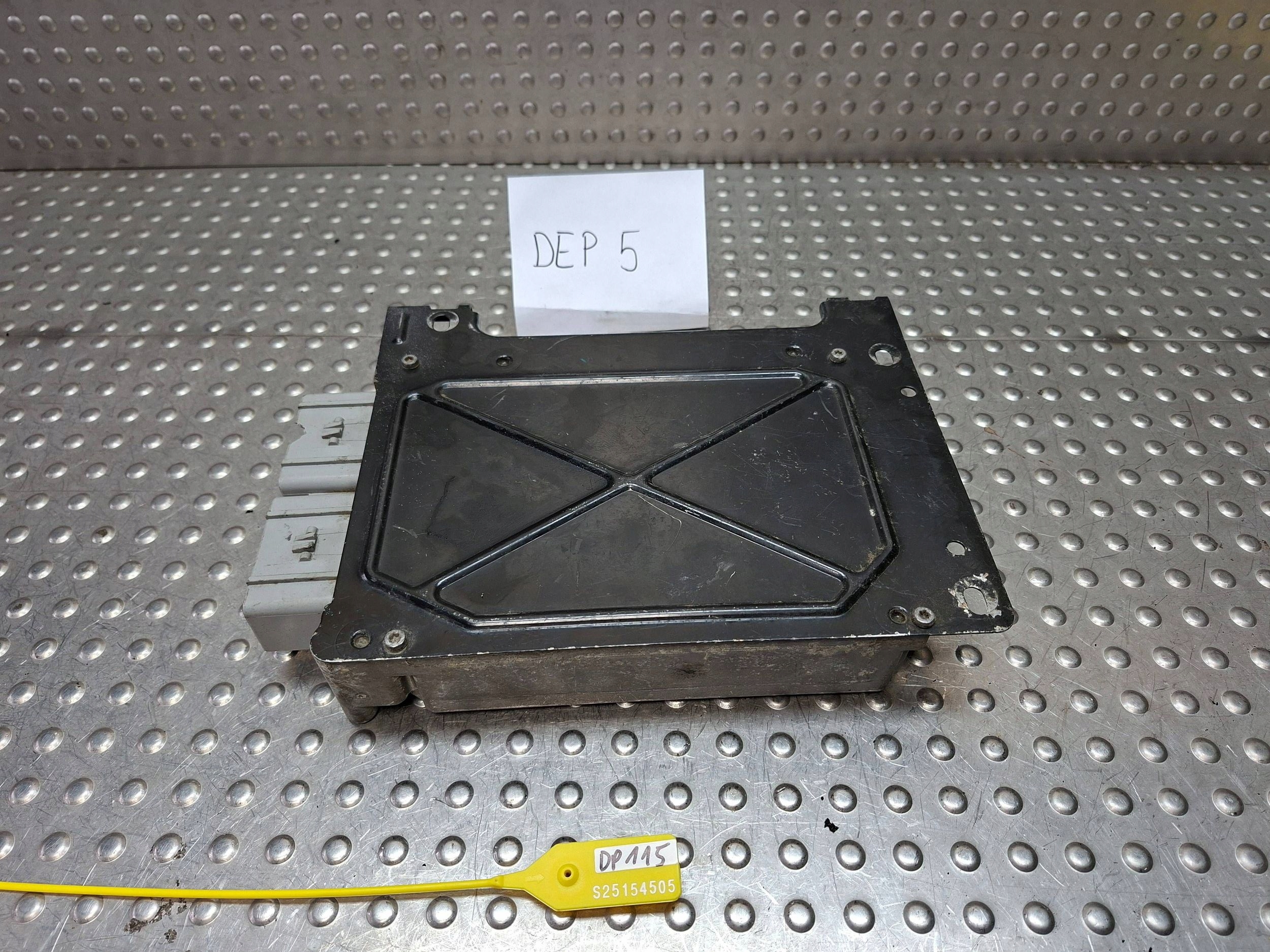 computer control unit of the engine CHRYSLER PT CRUISER 2.0 16V P05033663AB