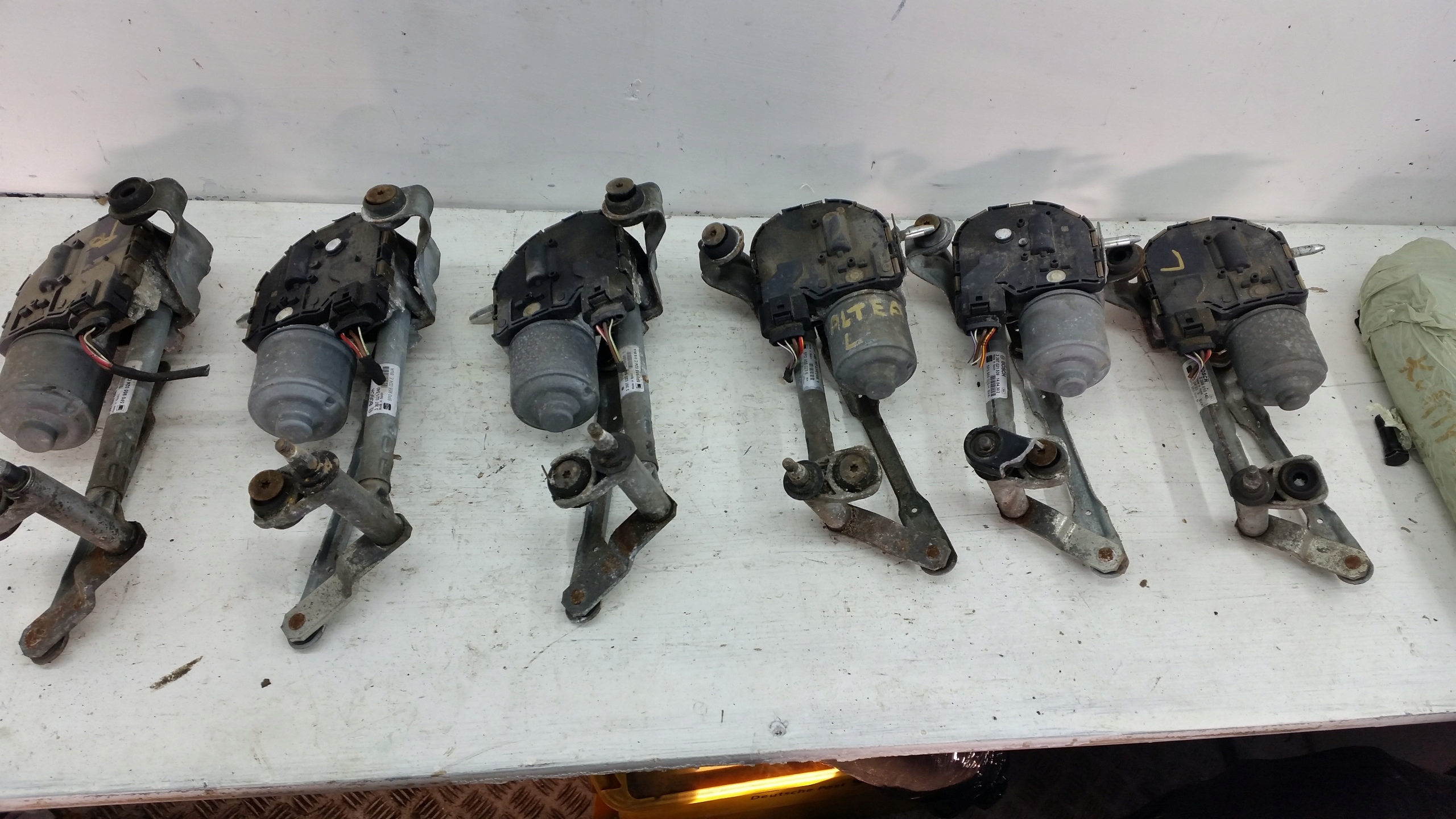 5P0955024E - МЕХАНІЗМ СКЛООЧИСНИКА P АБО L SEAT ALTEA