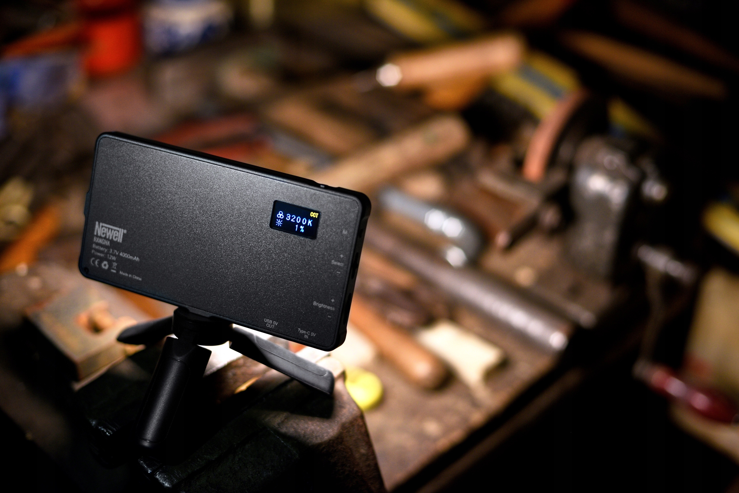 Lampa LED Newell RGB-W Rangha 2500K - 9900K 360HSI Źródło światła LED