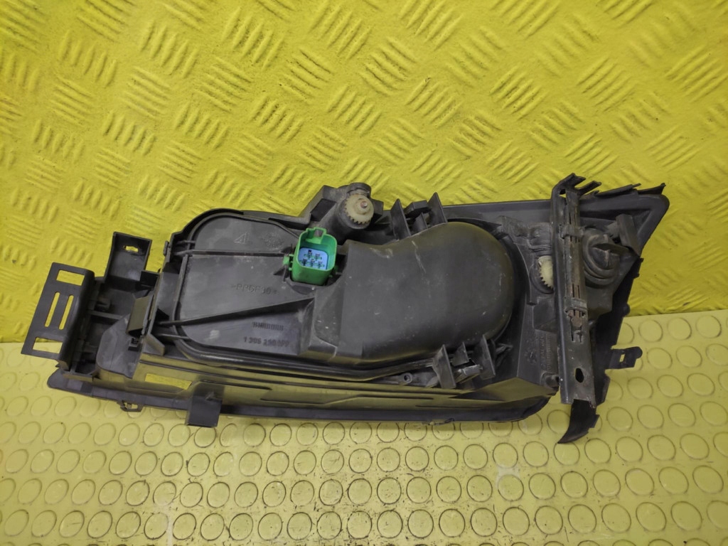 FORD MONDEO MK3 REFLEKTOR light right front 0301174202