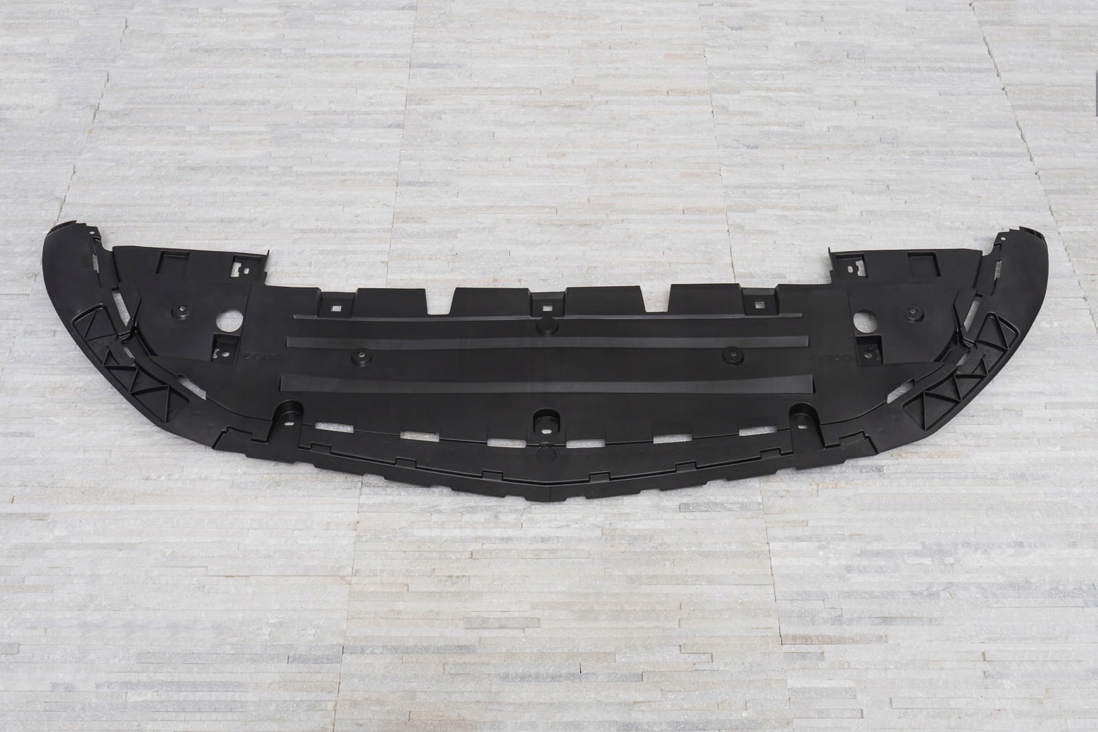 OSŁONA PRZEDNIEGO ZDERZAKA A1778854900 MERCEDES KLASA A W177 AMG 2018+ Producent części Inny