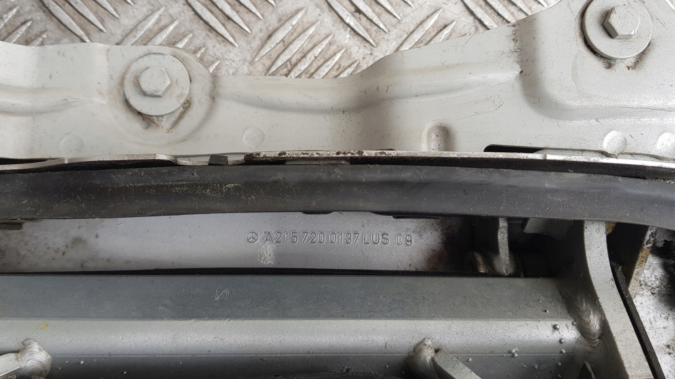 MERCEDES W215 hinge door left A2157200137
