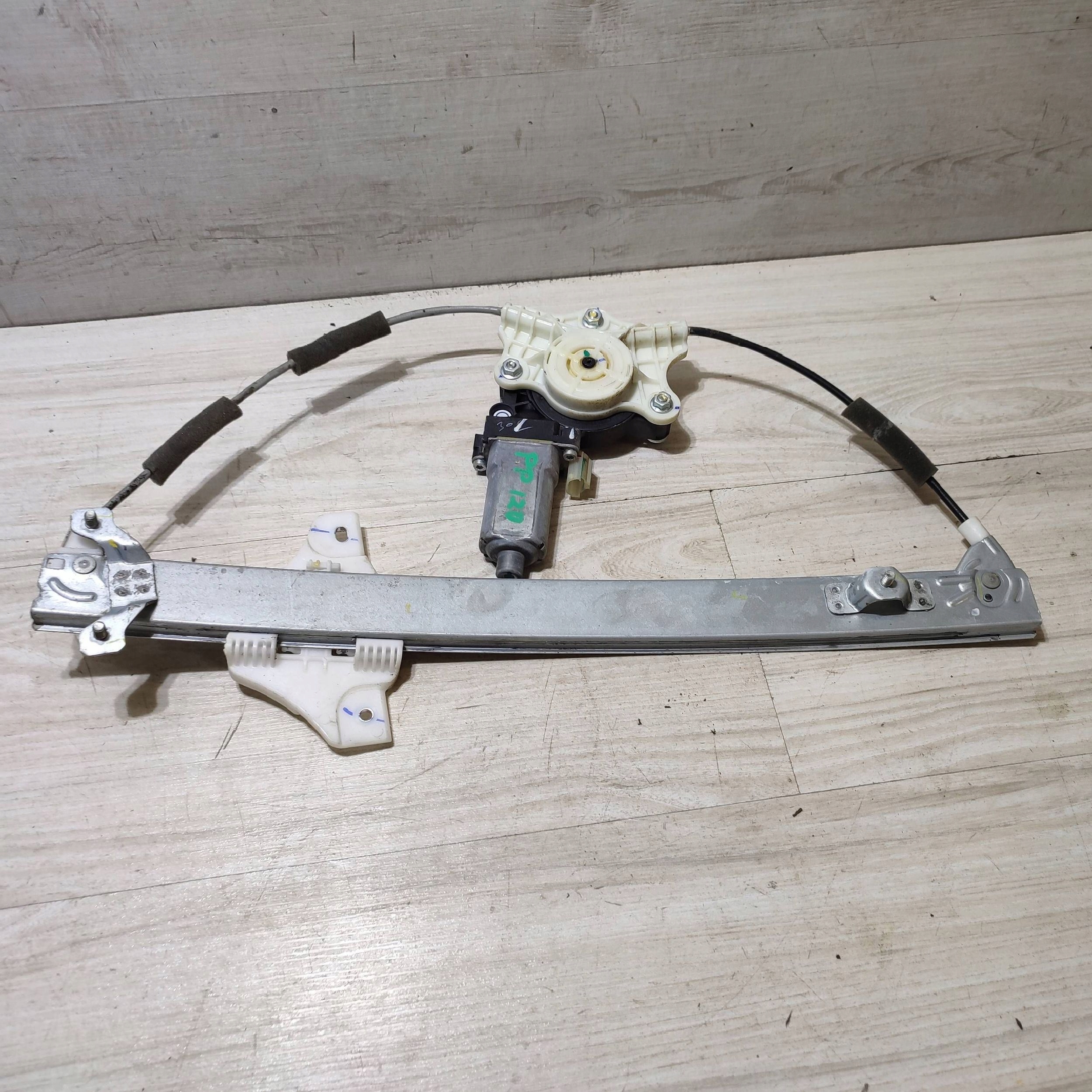window regulator door przednich front right Hyundai i20 82460C7000