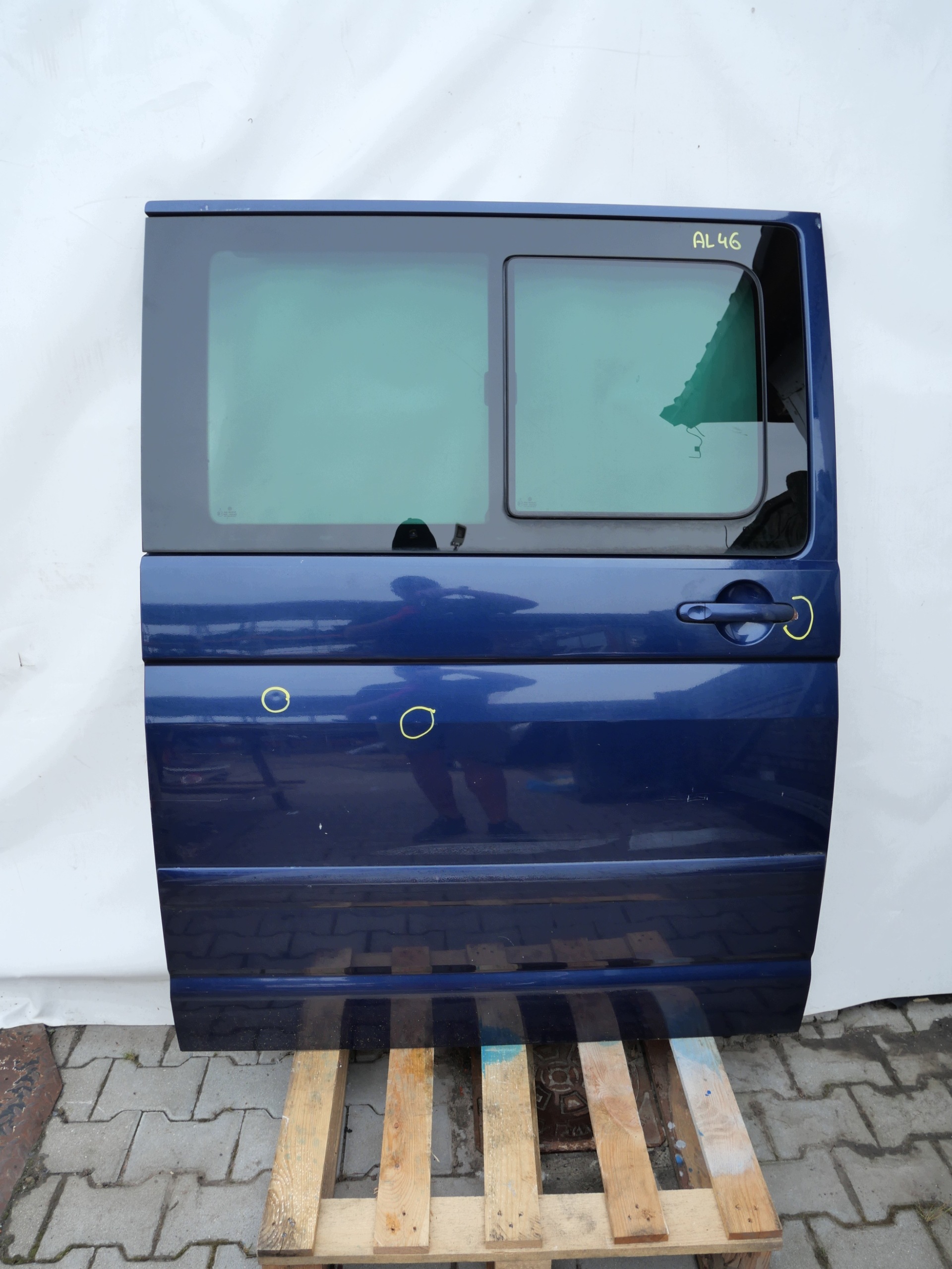 VW T5 door sliding right