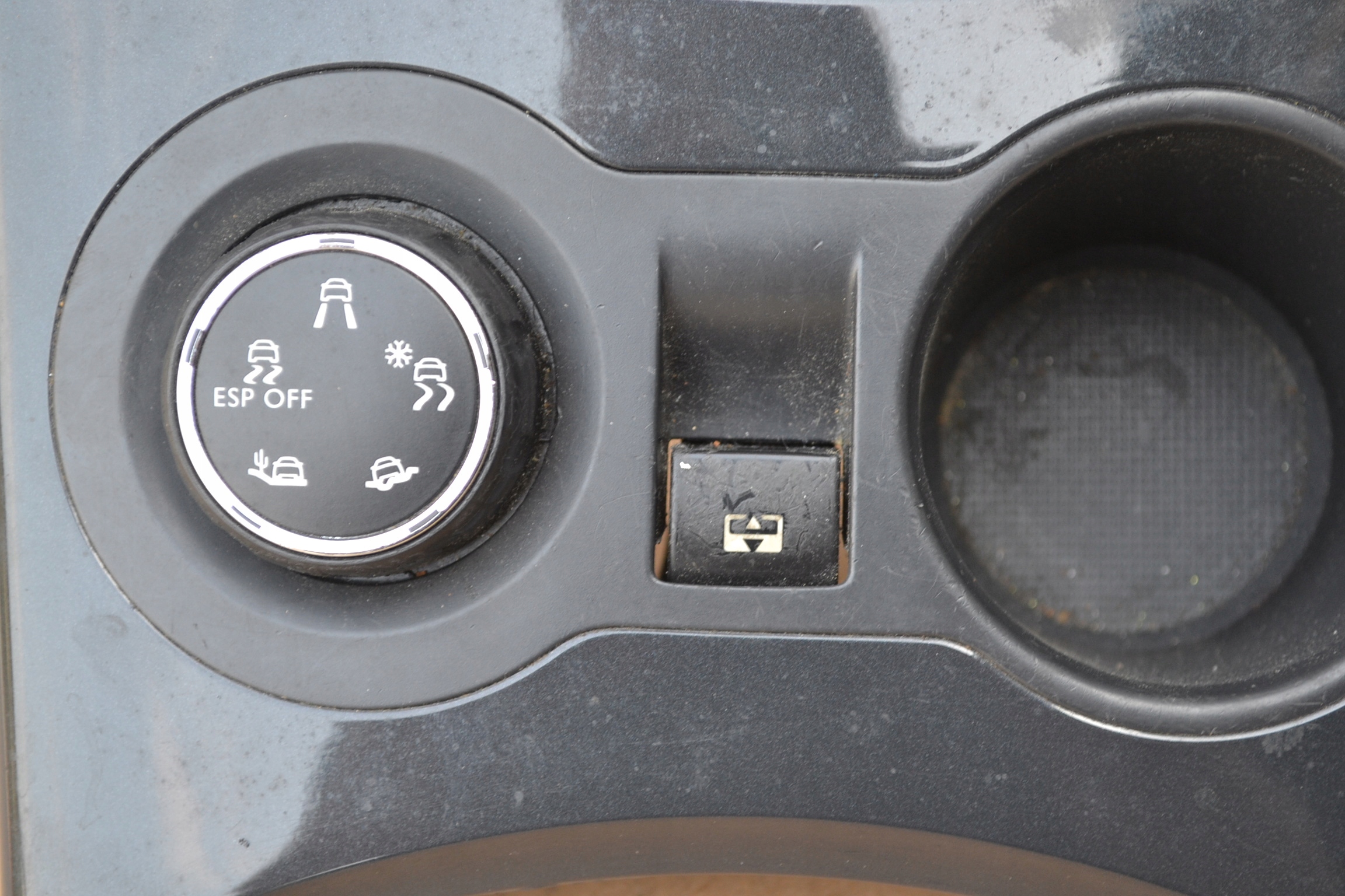 Tunel mitte Peugeot OE 9685858777