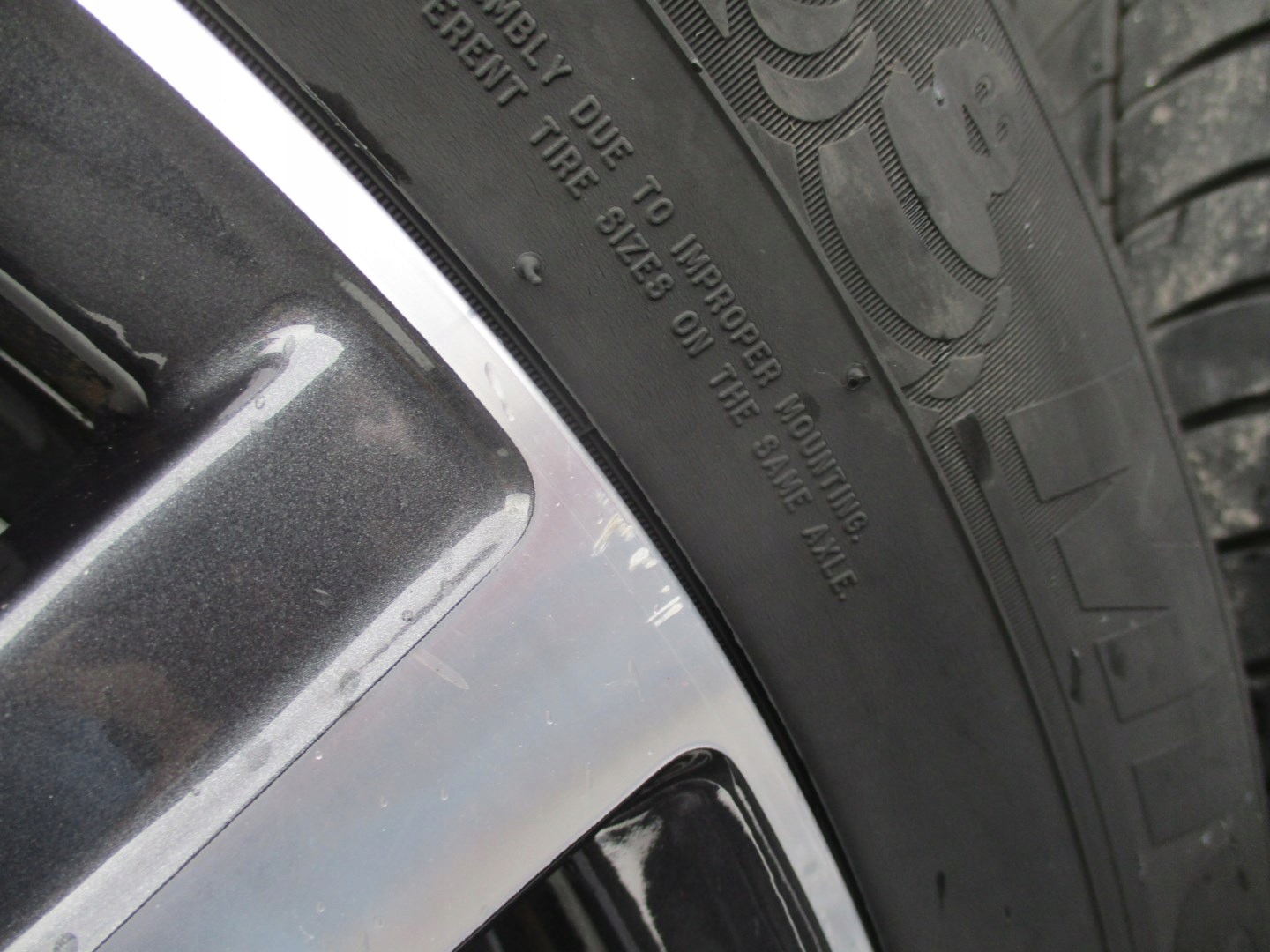 Koła felgi opony PEUGEOT 3008 R19 20r Rodzaj felg Aluminiowe