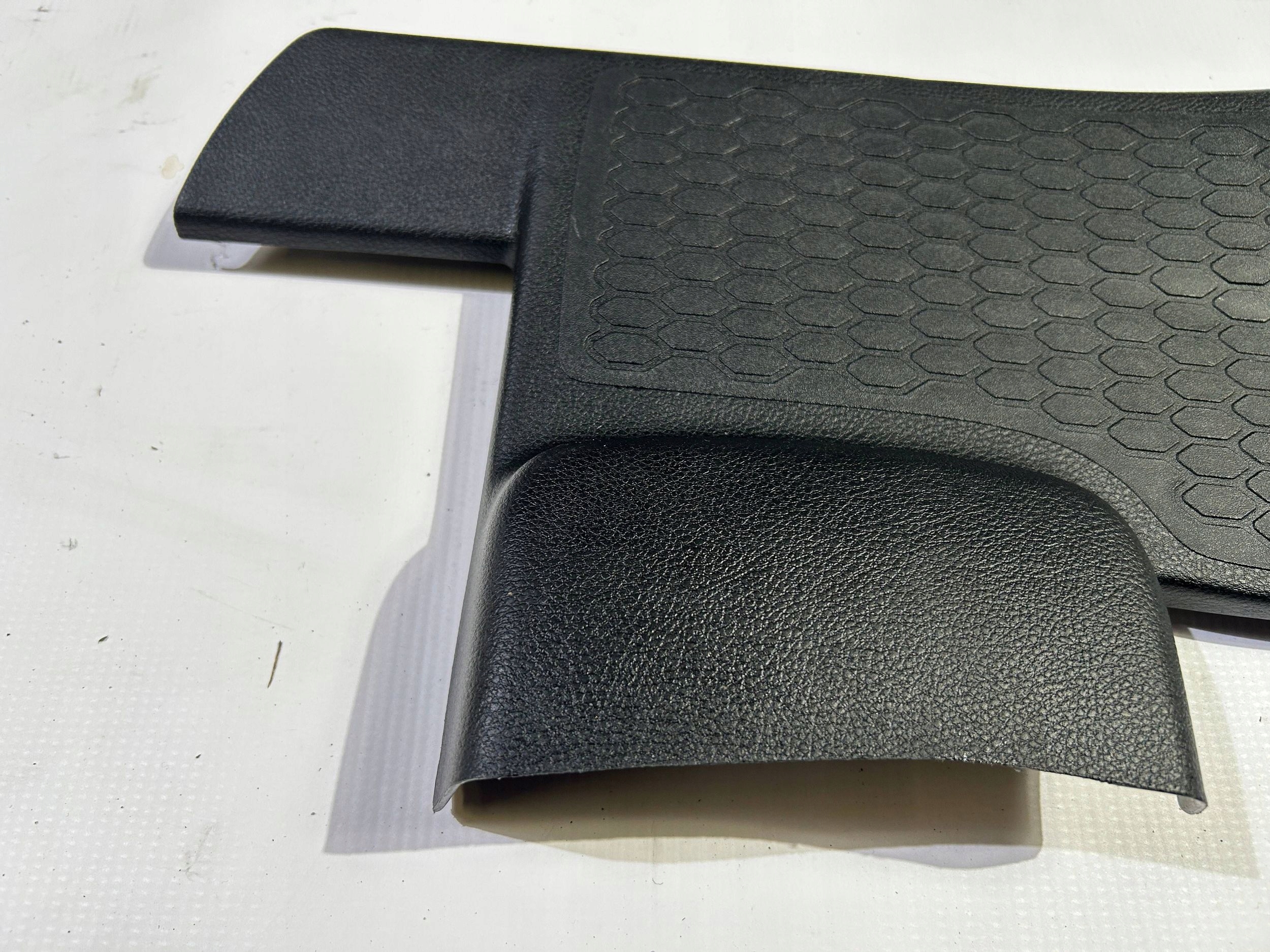 moulding cover threshold right rear part rear. right Dodge Durango 2014