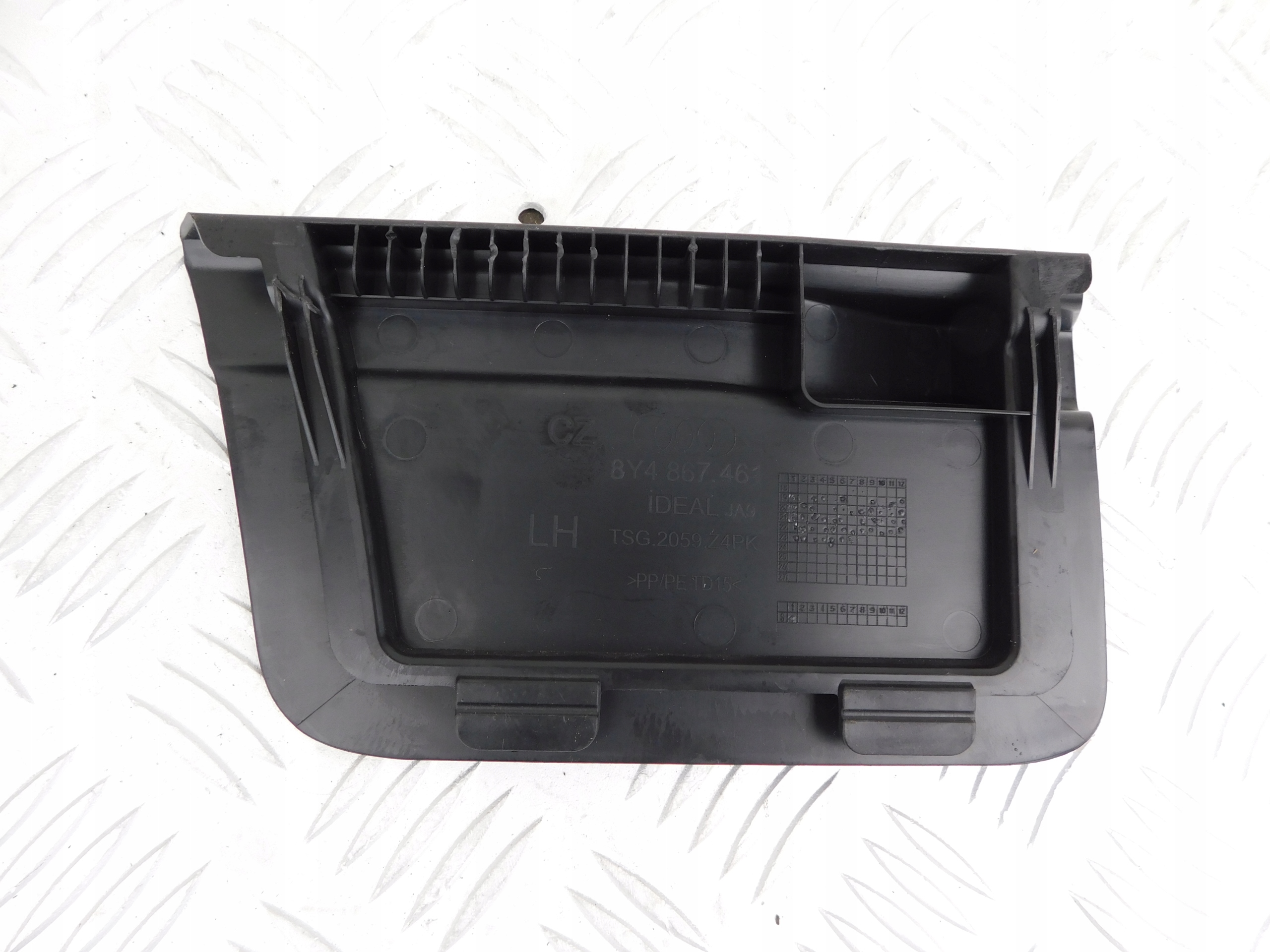 Audi A3 S3 8Y covering spoiler element boot 8Y4867461